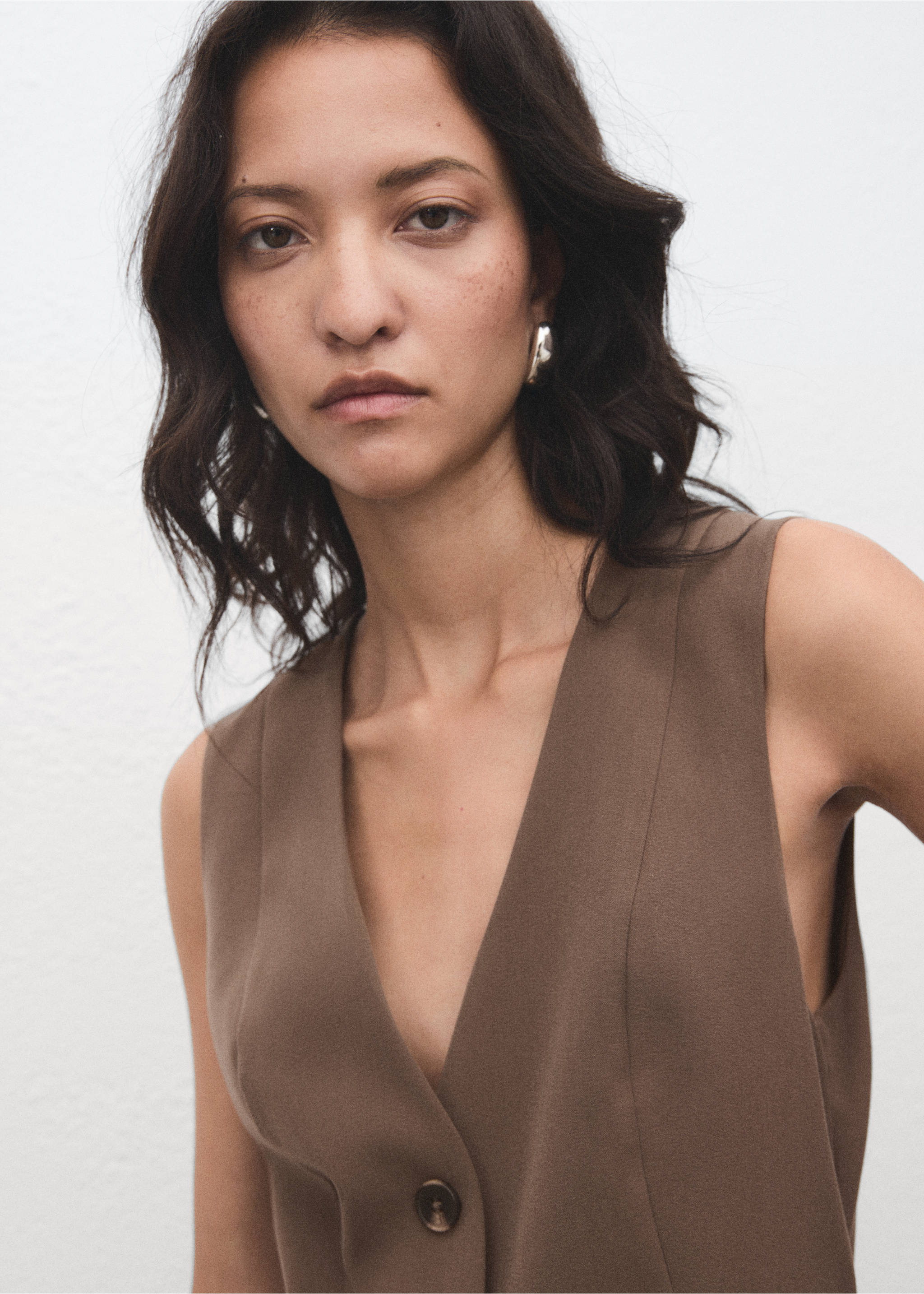 Long suit-style jumpsuit - Details of the article 1, Brown. Ref: 17085788-00.