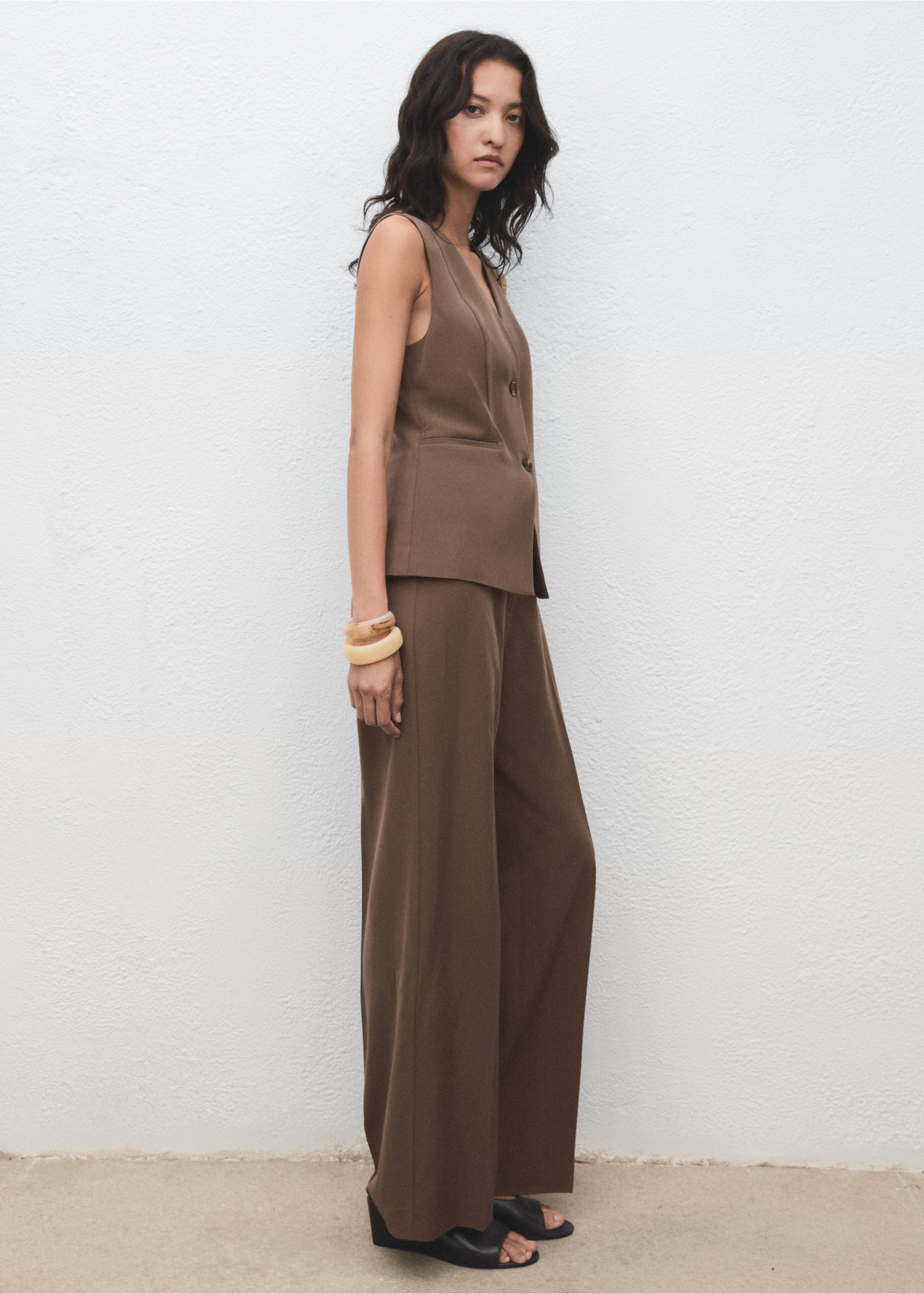 Long suit-style jumpsuit - Details of the article 2, Brown. Ref: 17085788-00.
