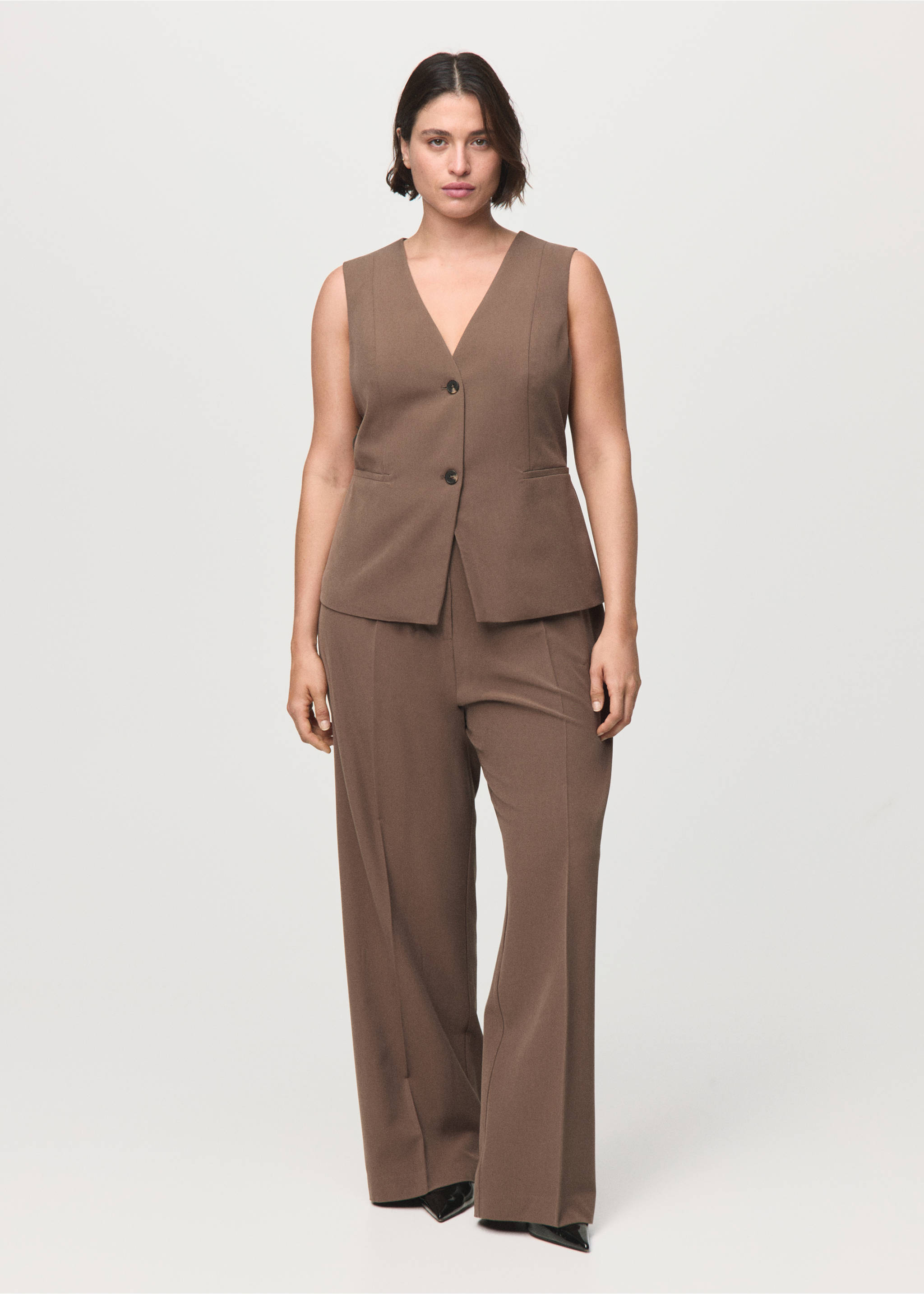 Long suit-style jumpsuit - Details of the article 6, Brown. Ref: 17085788-00.