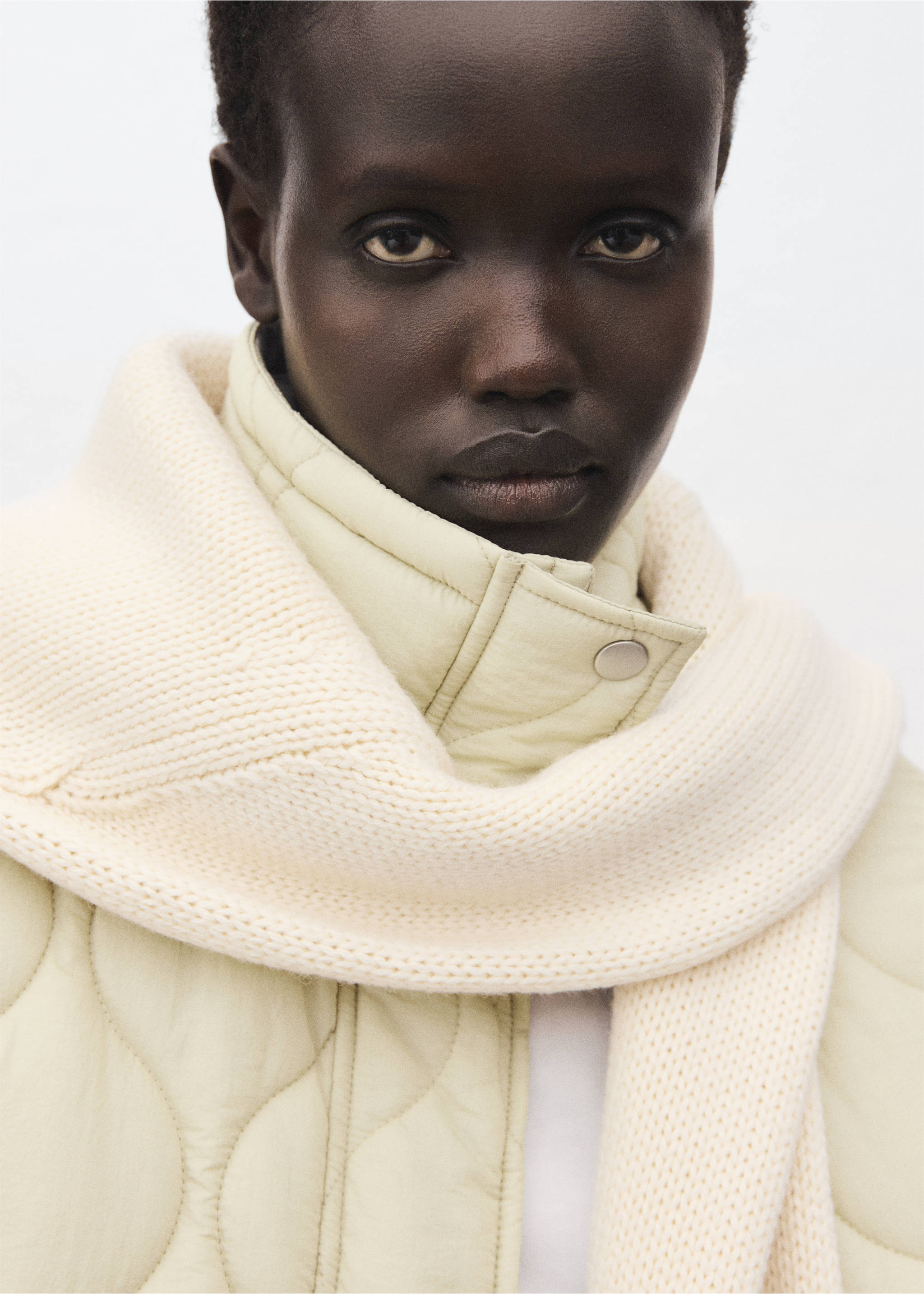 Oversized quilted anorak - Details of the article 1, Ivory White. Ref: 17085794-00.