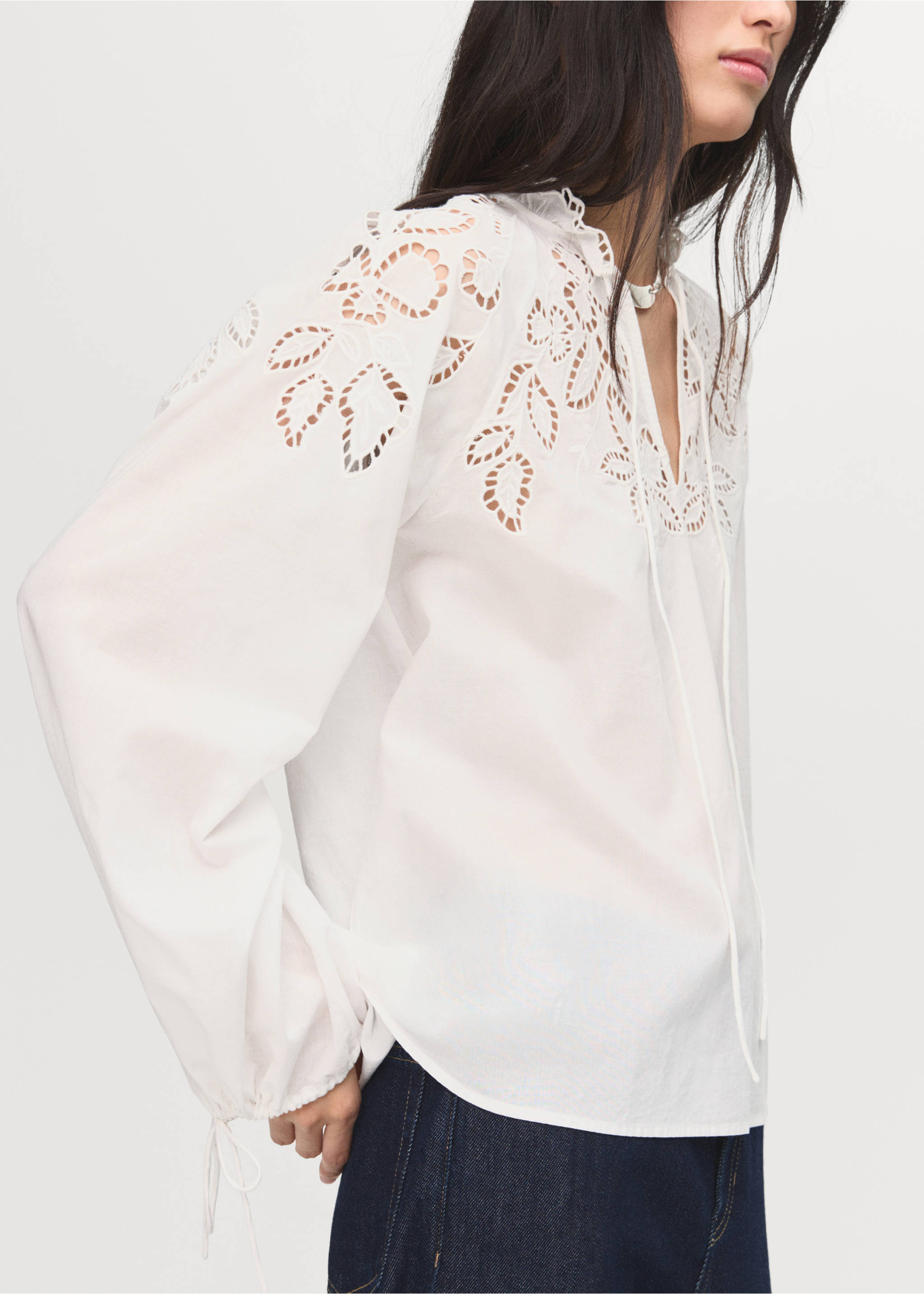 Embroidered blouse with bows - Details of the article 1, Ecru. Ref: 17085820-00.