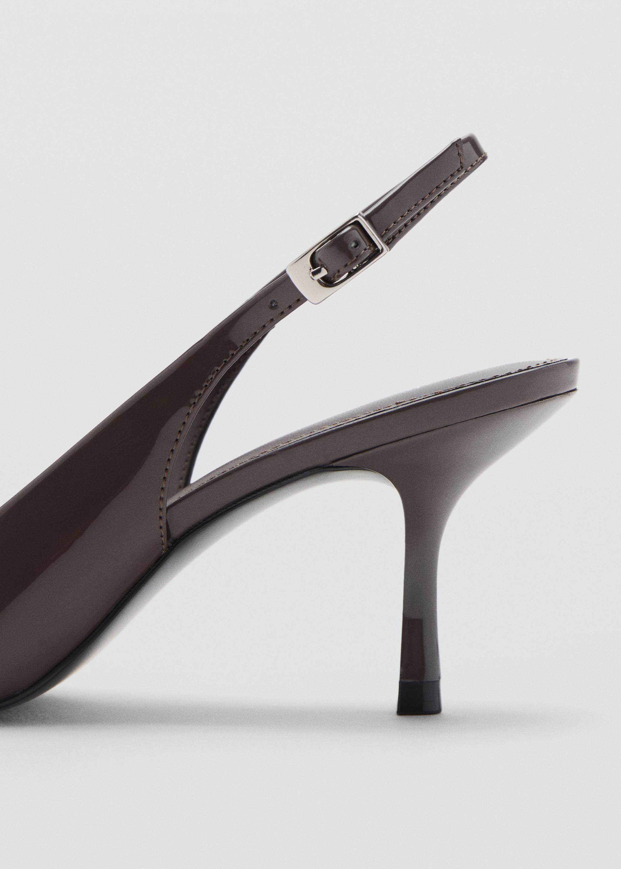 Patent heeled shoes - Details of the article 1