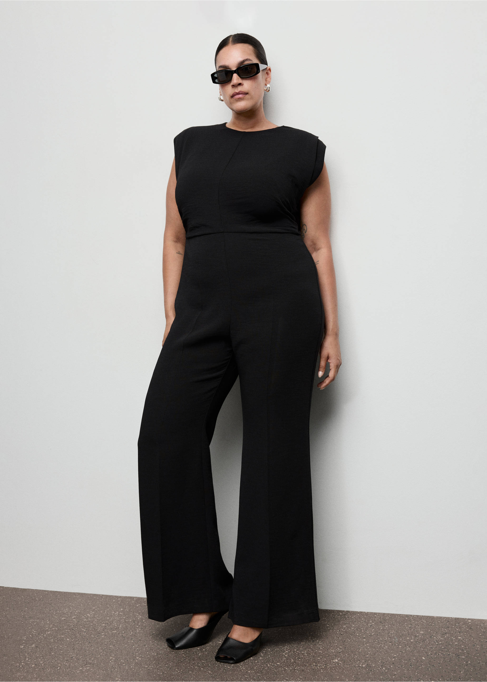 Ruched long jumpsuit - Details of the article 6, Black. Ref: 17085829-00.