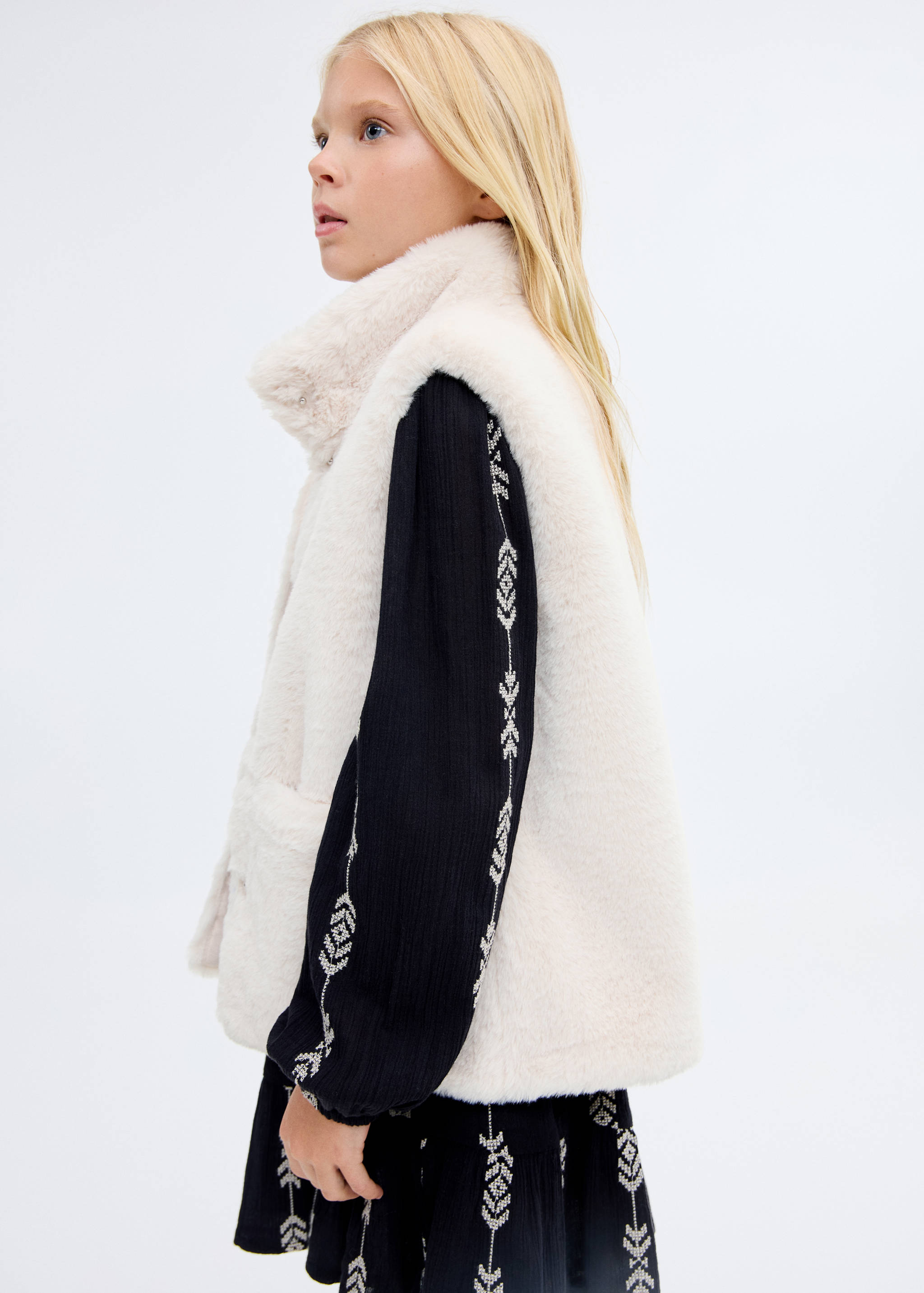 Gilet imitation fourrure - Plan moyen