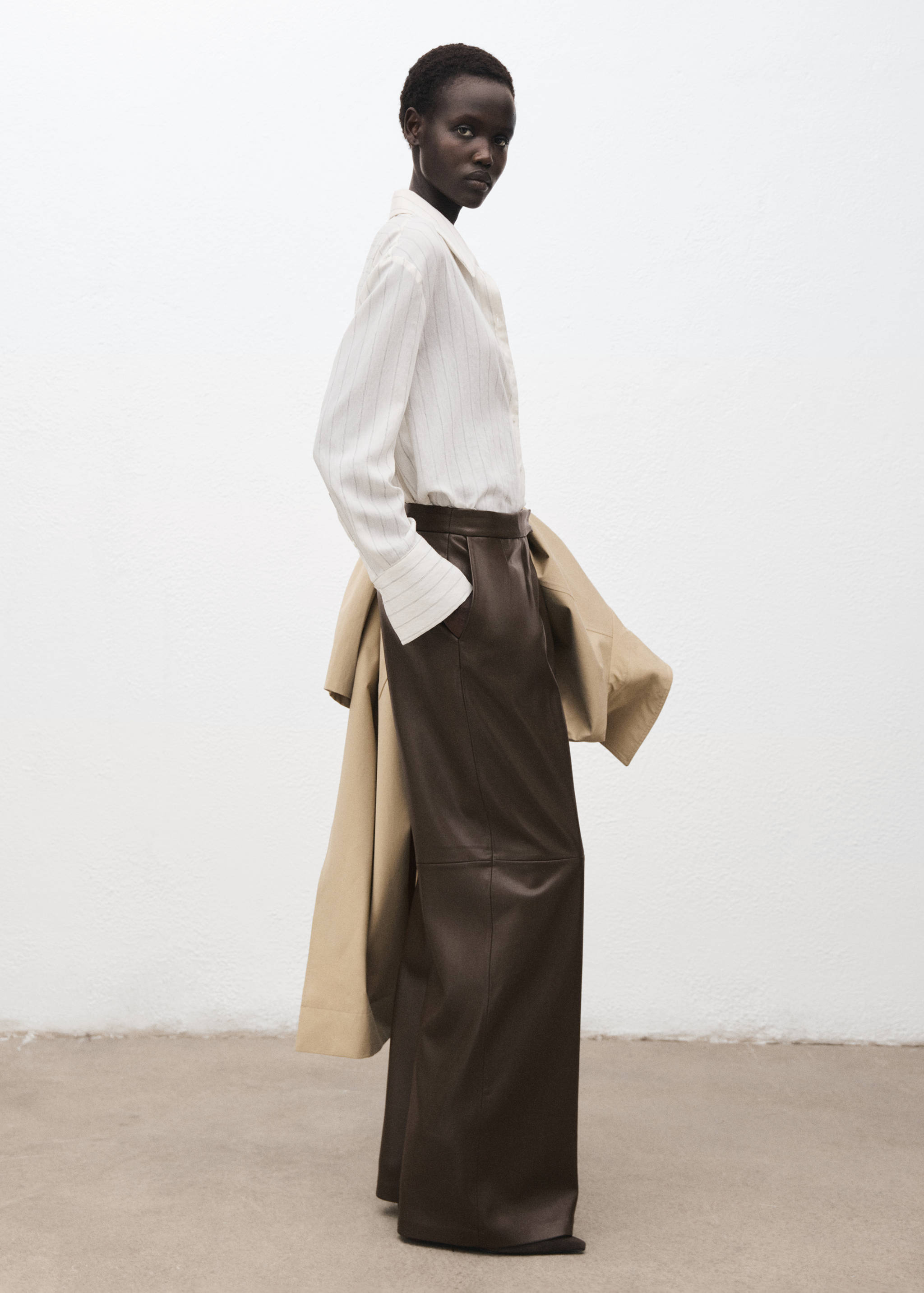 Pantalón wide leg efecto piel - Detalle del artículo 2