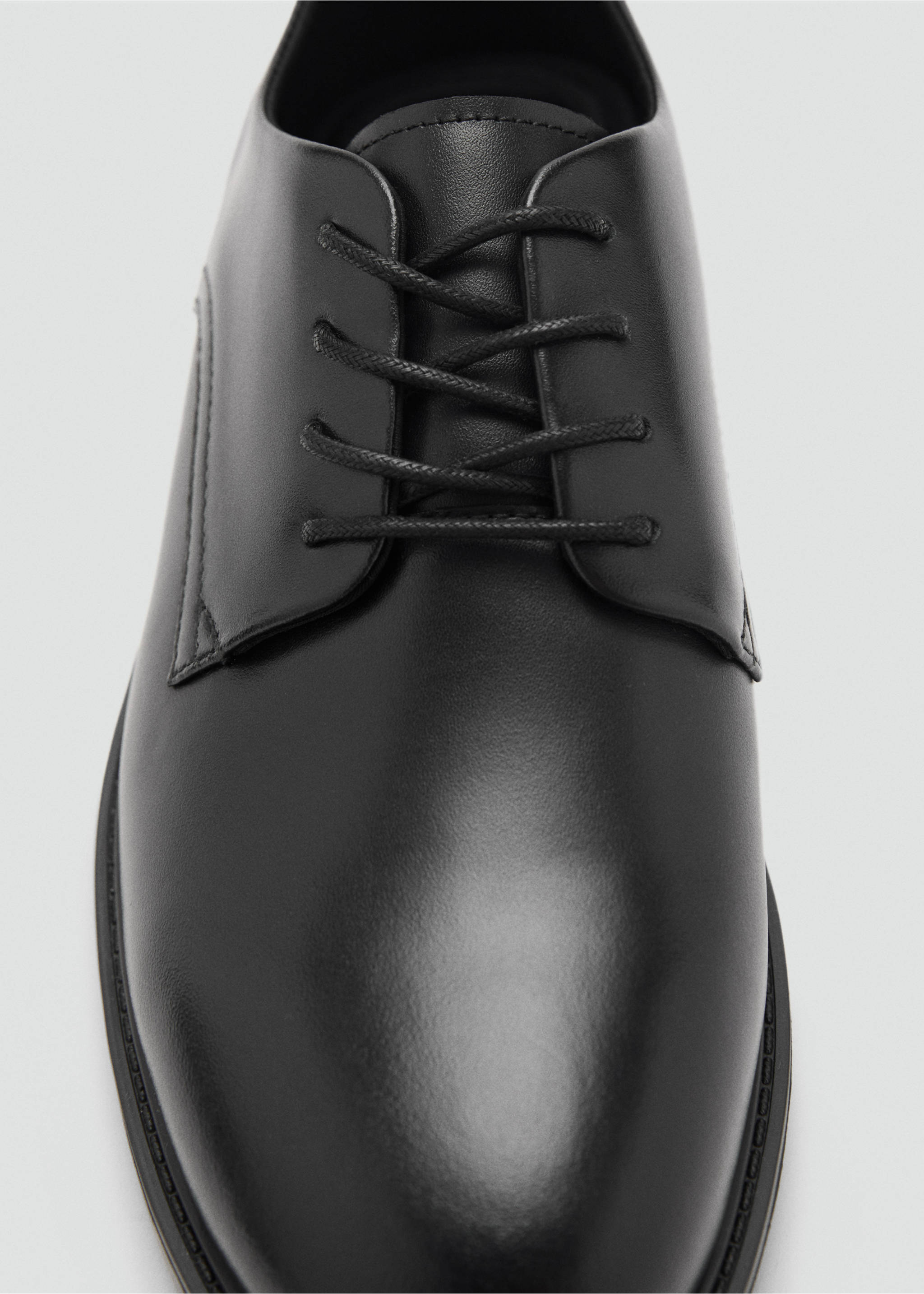 Oxford style leather shoe - Details of the article 3, Black. Ref: 17085982-00.