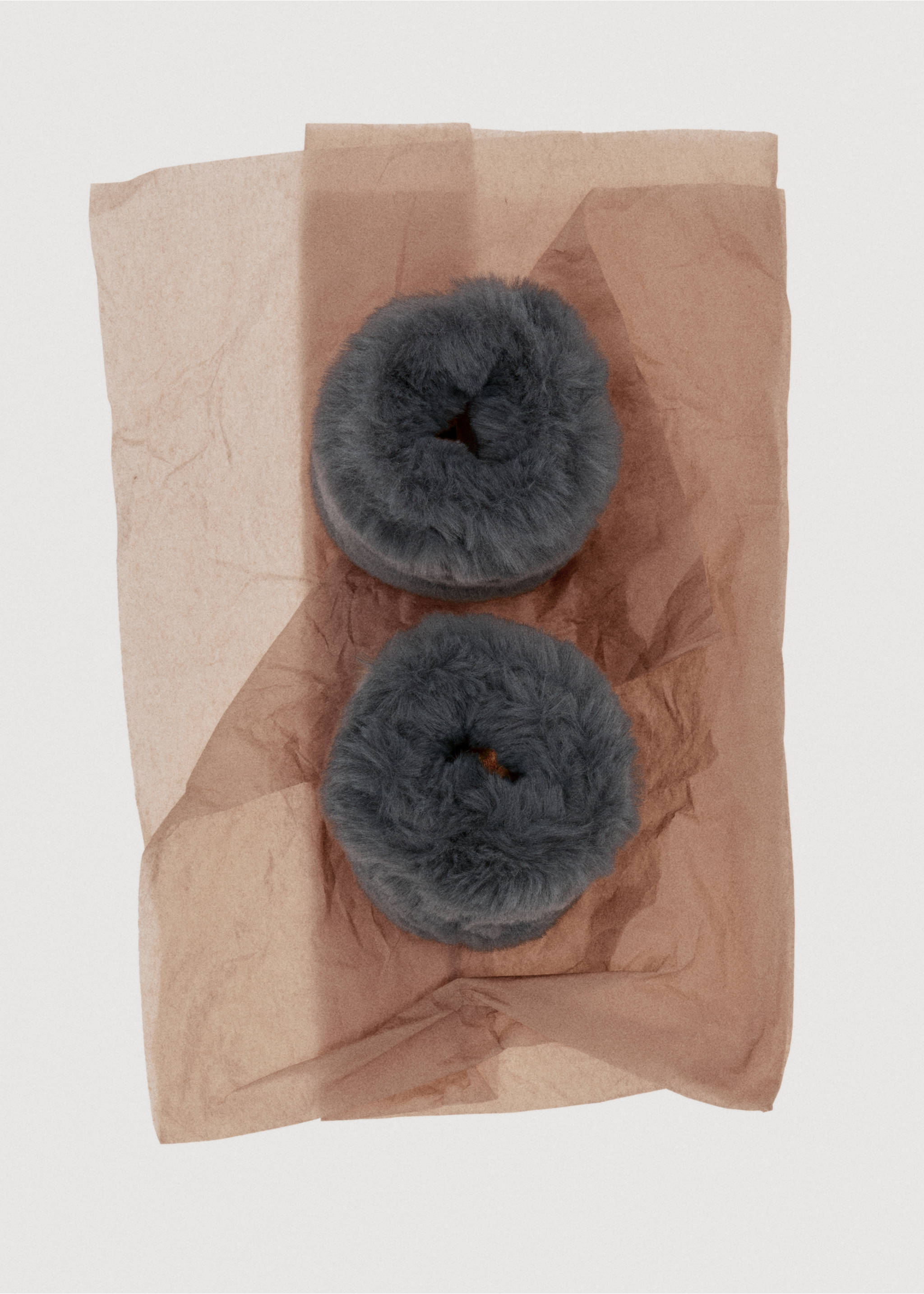 Hair wristbands - Details of the article 7, Grey. Ref: 17085993-00.