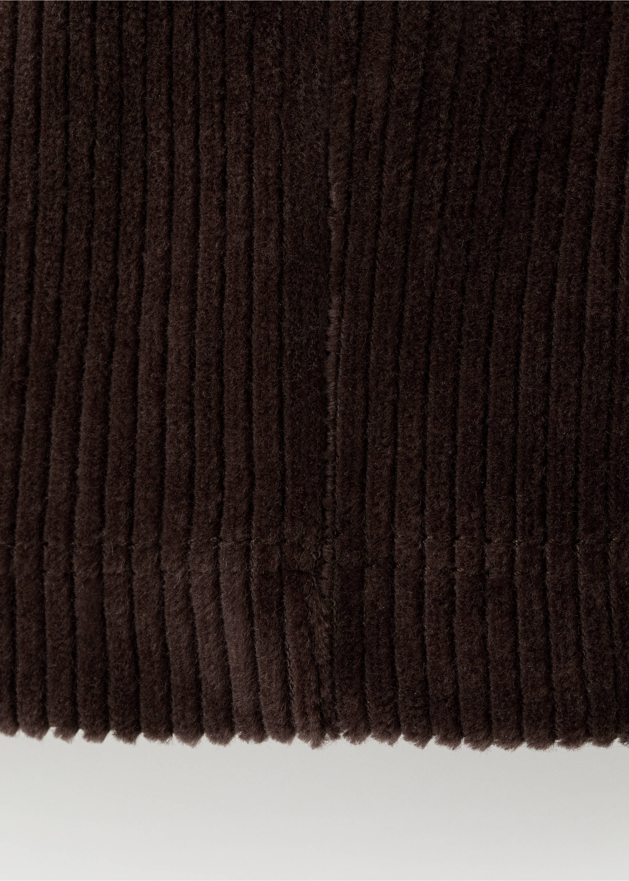Brown corduroy shorts fabric detail, Chocolate. Ref: 17086348-00.