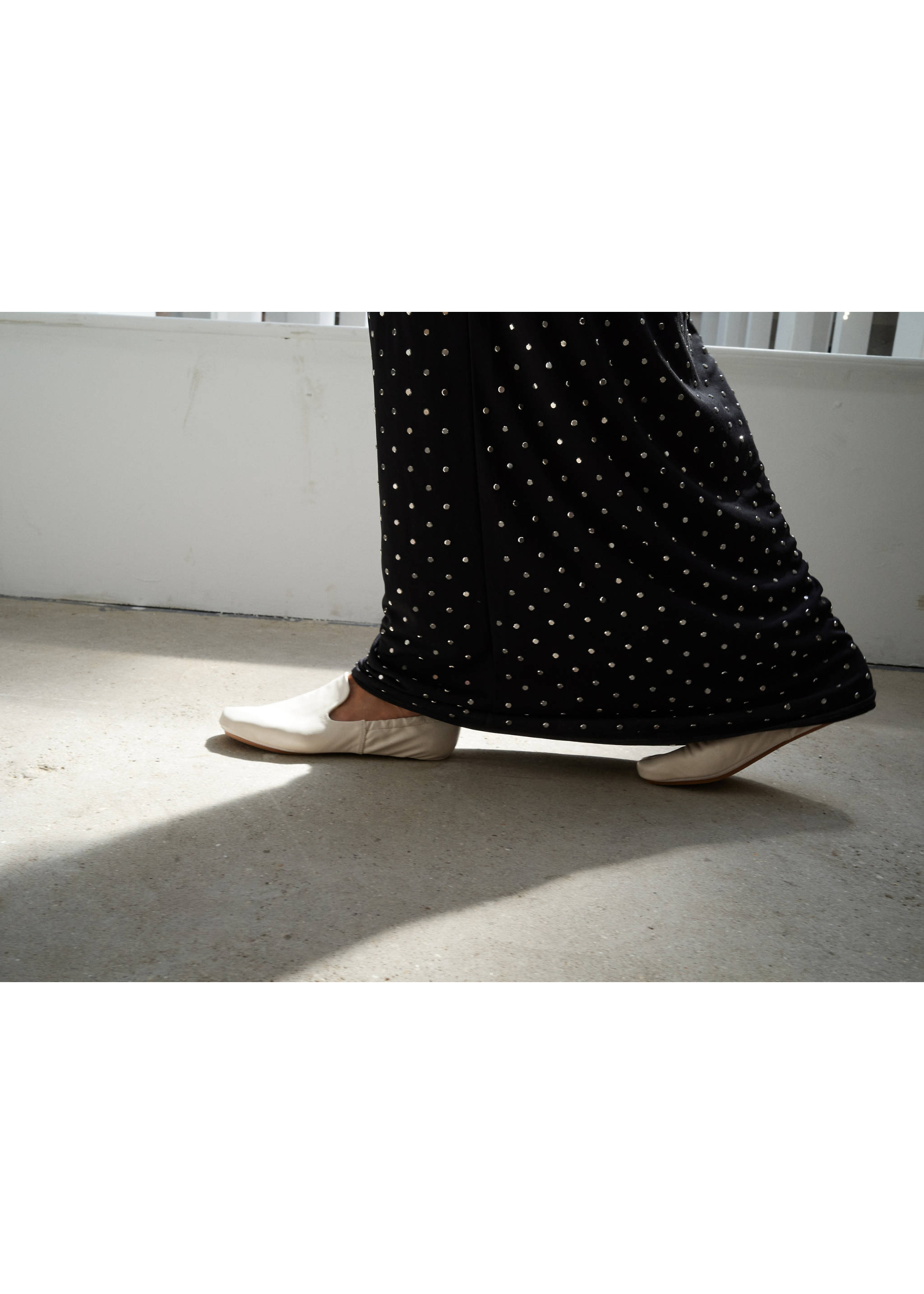Gathered leather shoes - Details of the article 9, Ecru. Ref: 17086354-00.