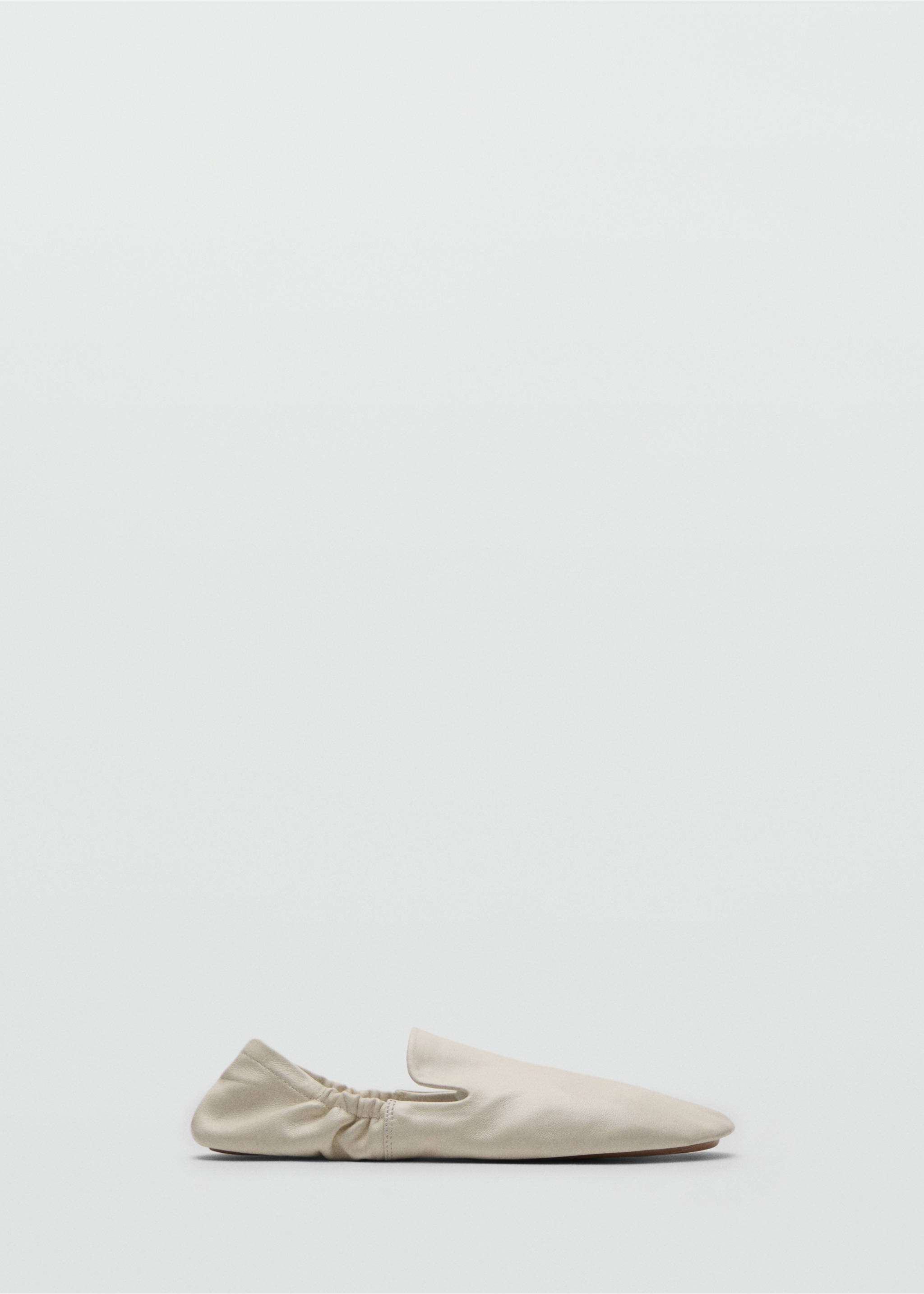 Gathered leather shoes - Article without model, Ecru. Ref: 17086354-00.