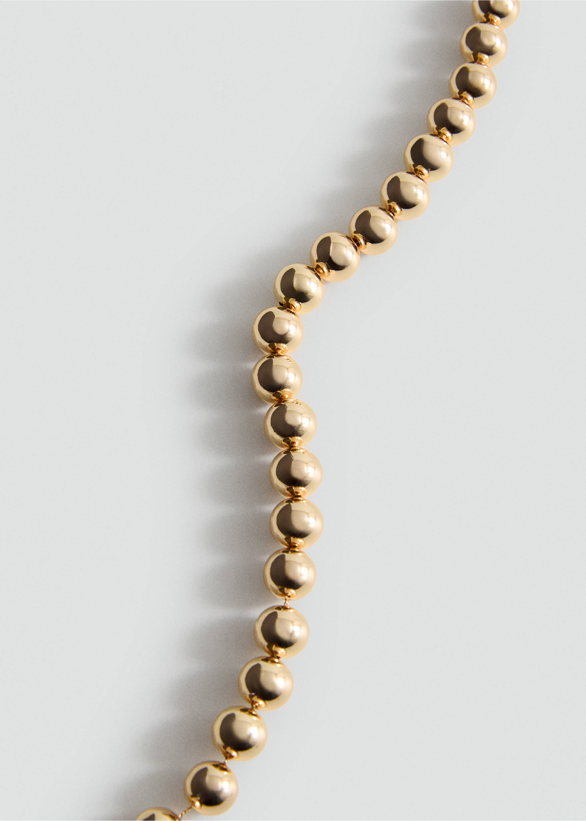 Metallic spheres necklace - Details of the article 1, Gold. Ref: 17086359-00.