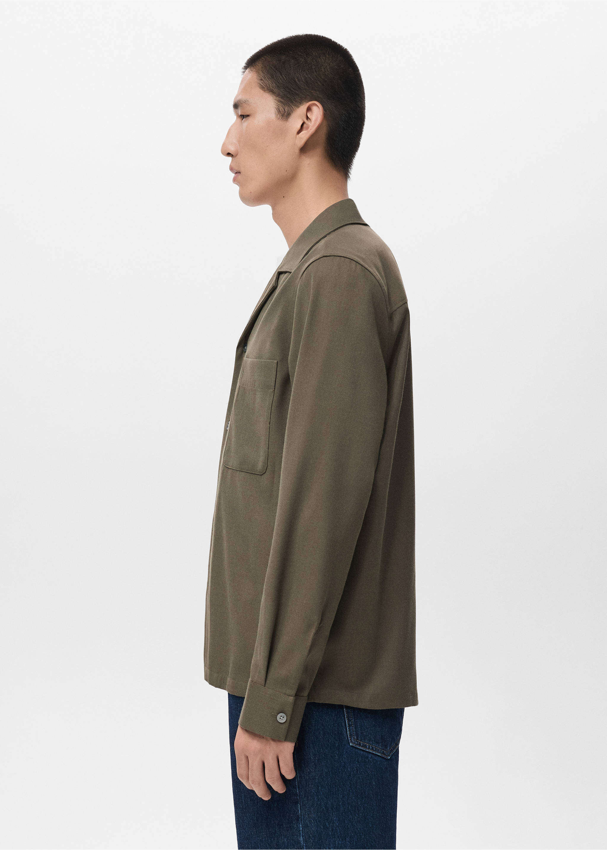 Regular-fit overshirt with pocket - Details of the article 2, Khaki. Ref: 17086726-00.