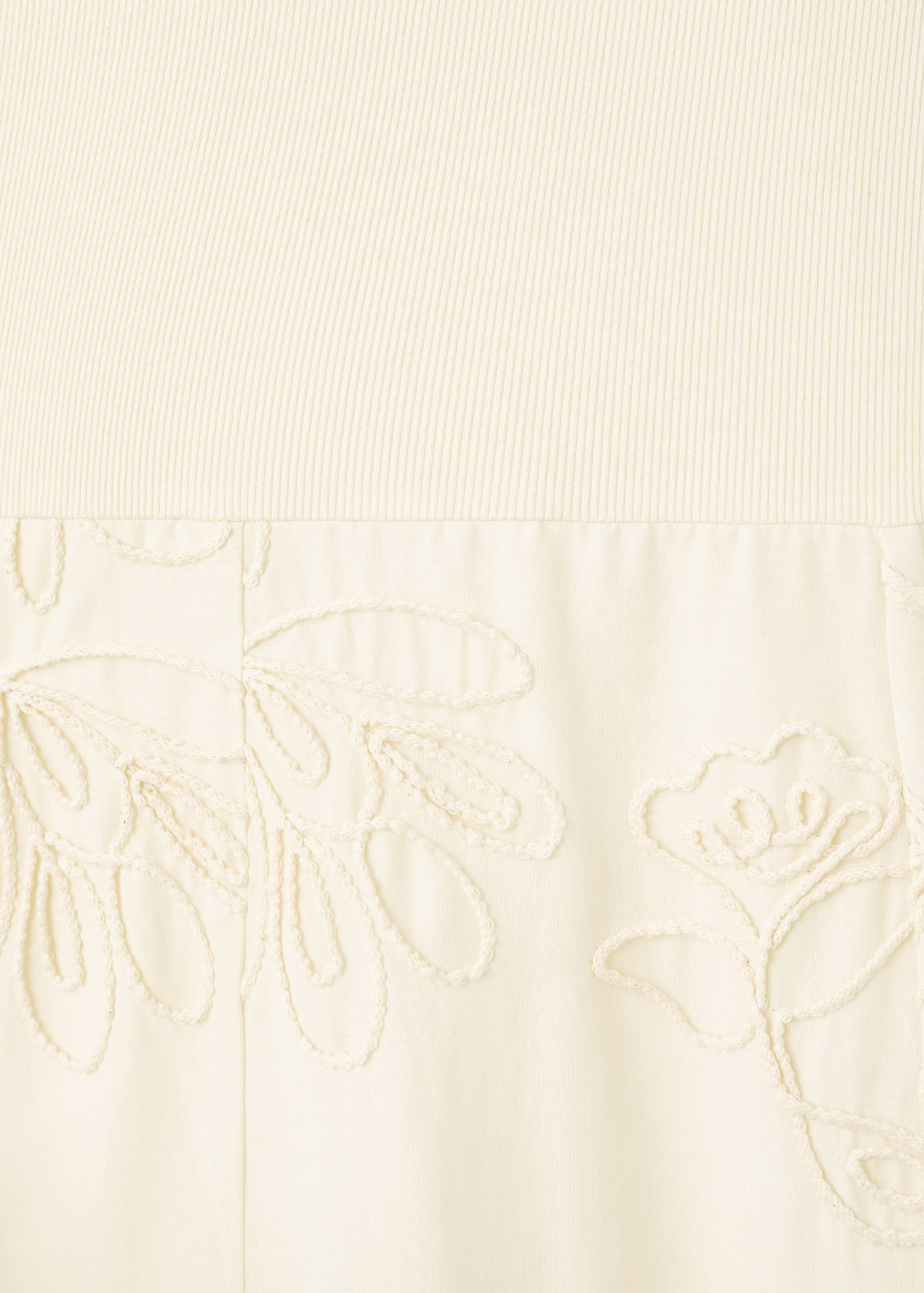 Broderad klänning med kombinerade blommor - Detaljer om artikeln 8