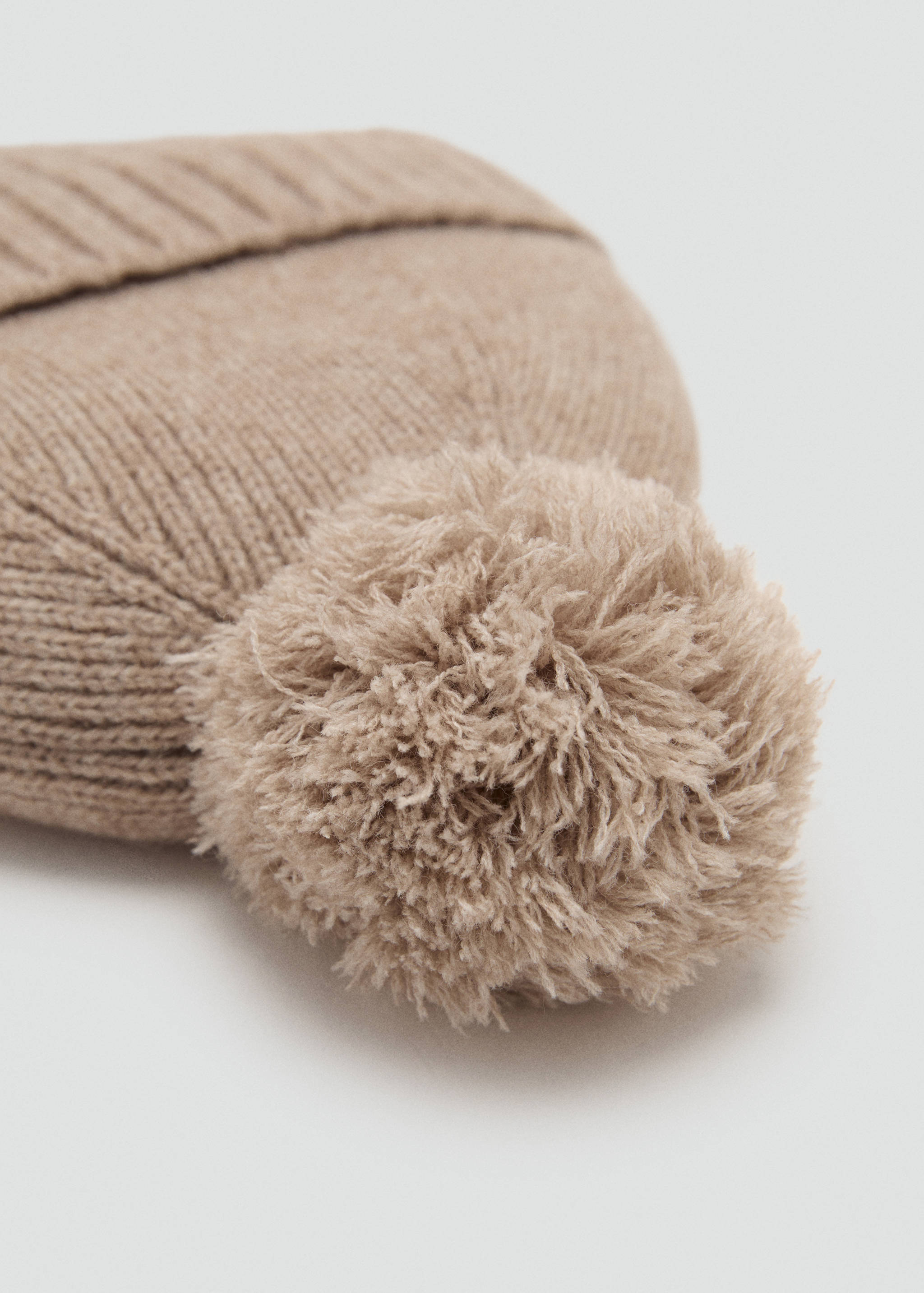 Knitted bobble hat - Details of the article 1