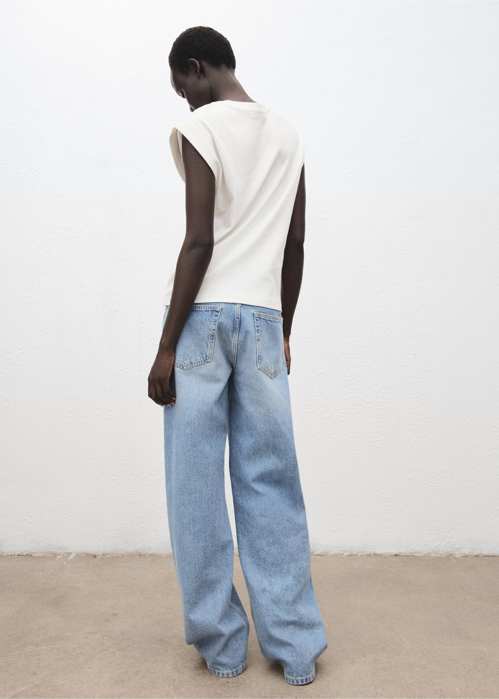 Cotton sleeveless t-shirt - Reverse of the article, White. Ref: 17086737-00.