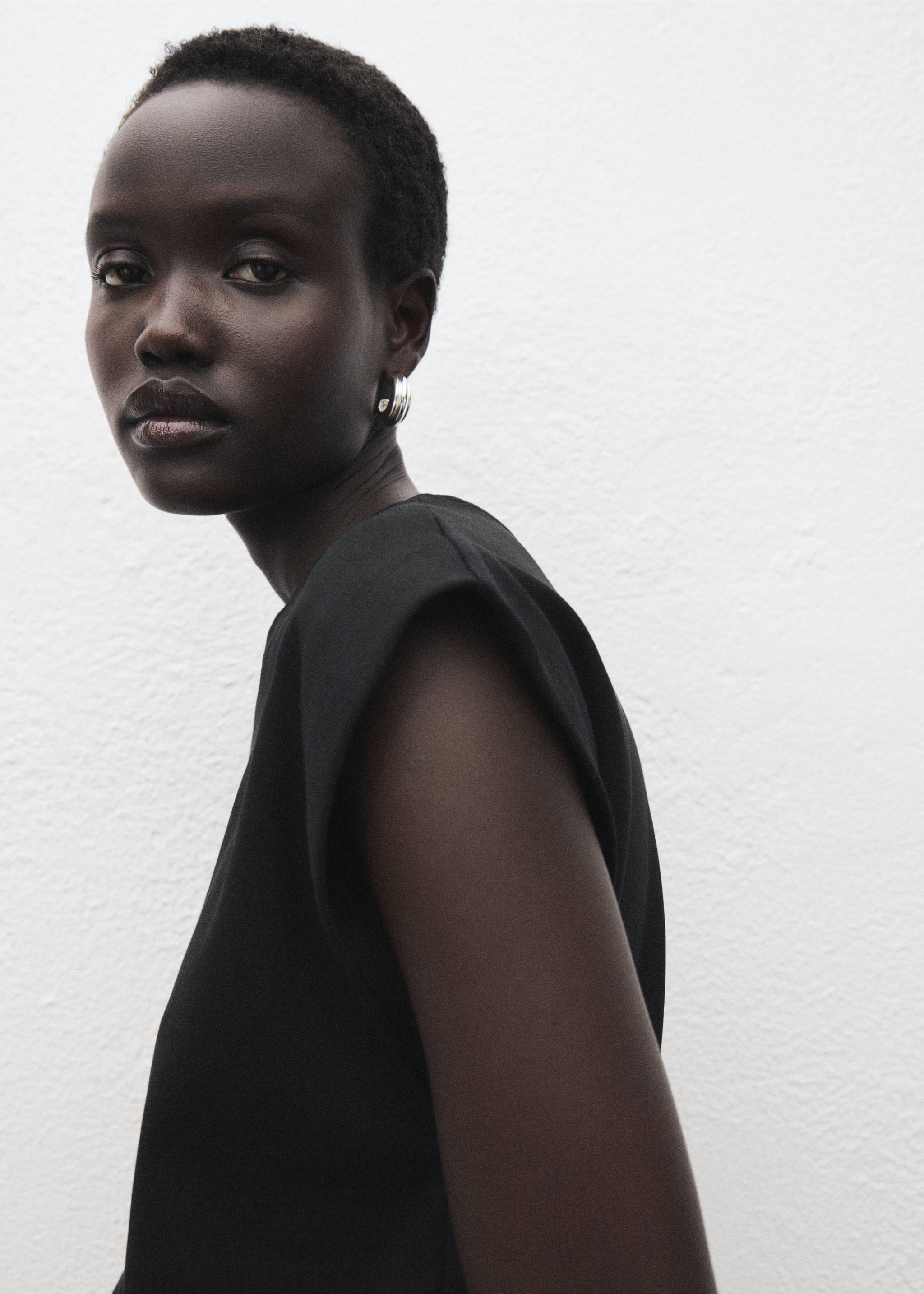 Cotton sleeveless t-shirt - Details of the article 1, Black. Ref: 17086737-00.
