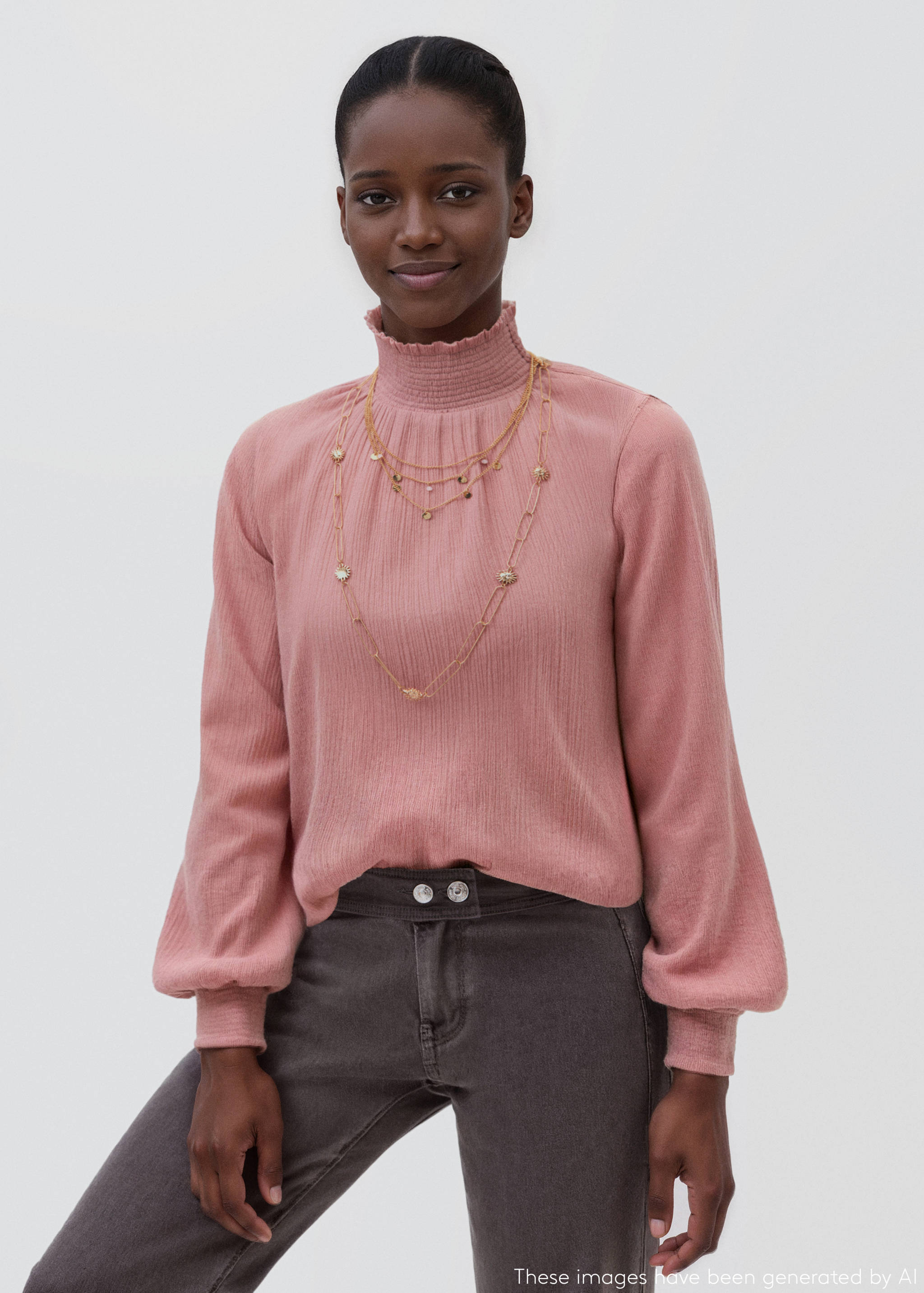 Blouse col montant froncé - Plan moyen