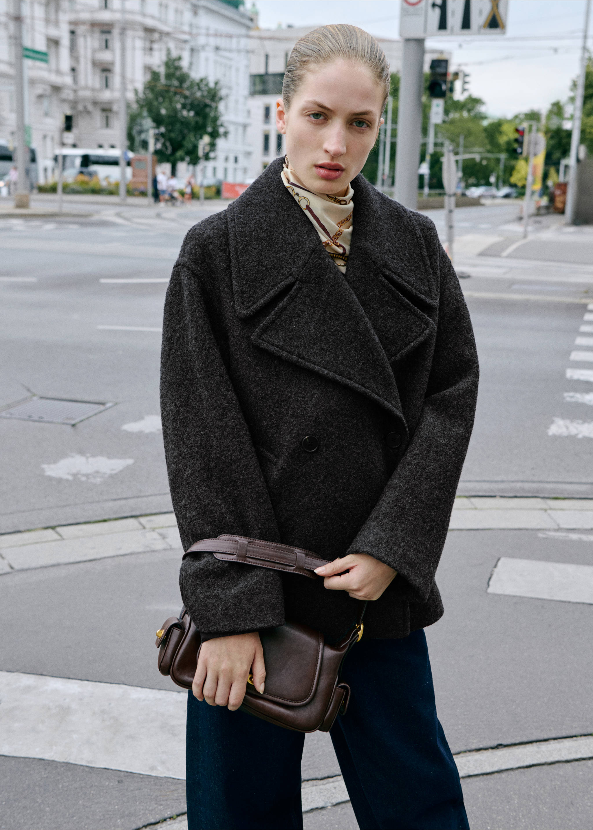 Shoulder bag with pockets - General plane, Chocolate. Ref: 17087137-00.