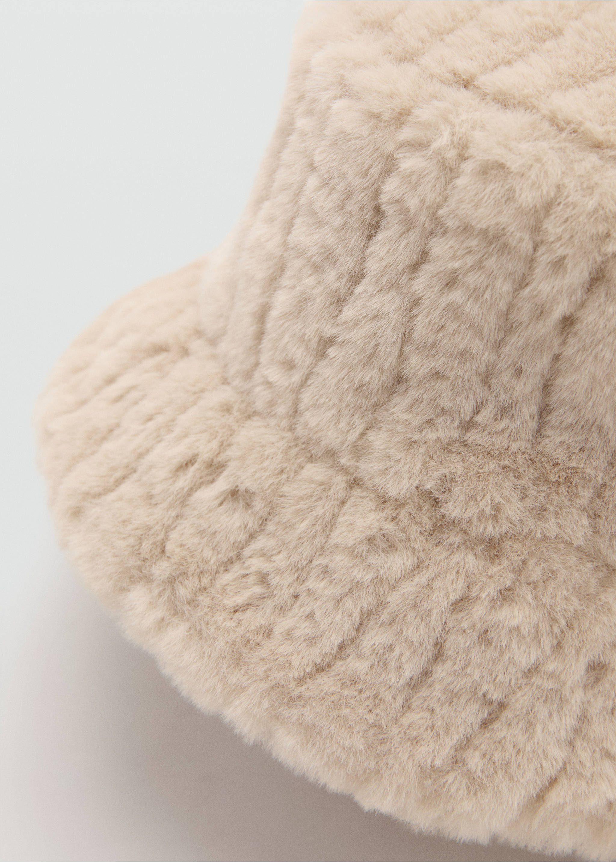 Faux-fur bucket hat - Medium plane, Ecru. Ref: 17087768-00.