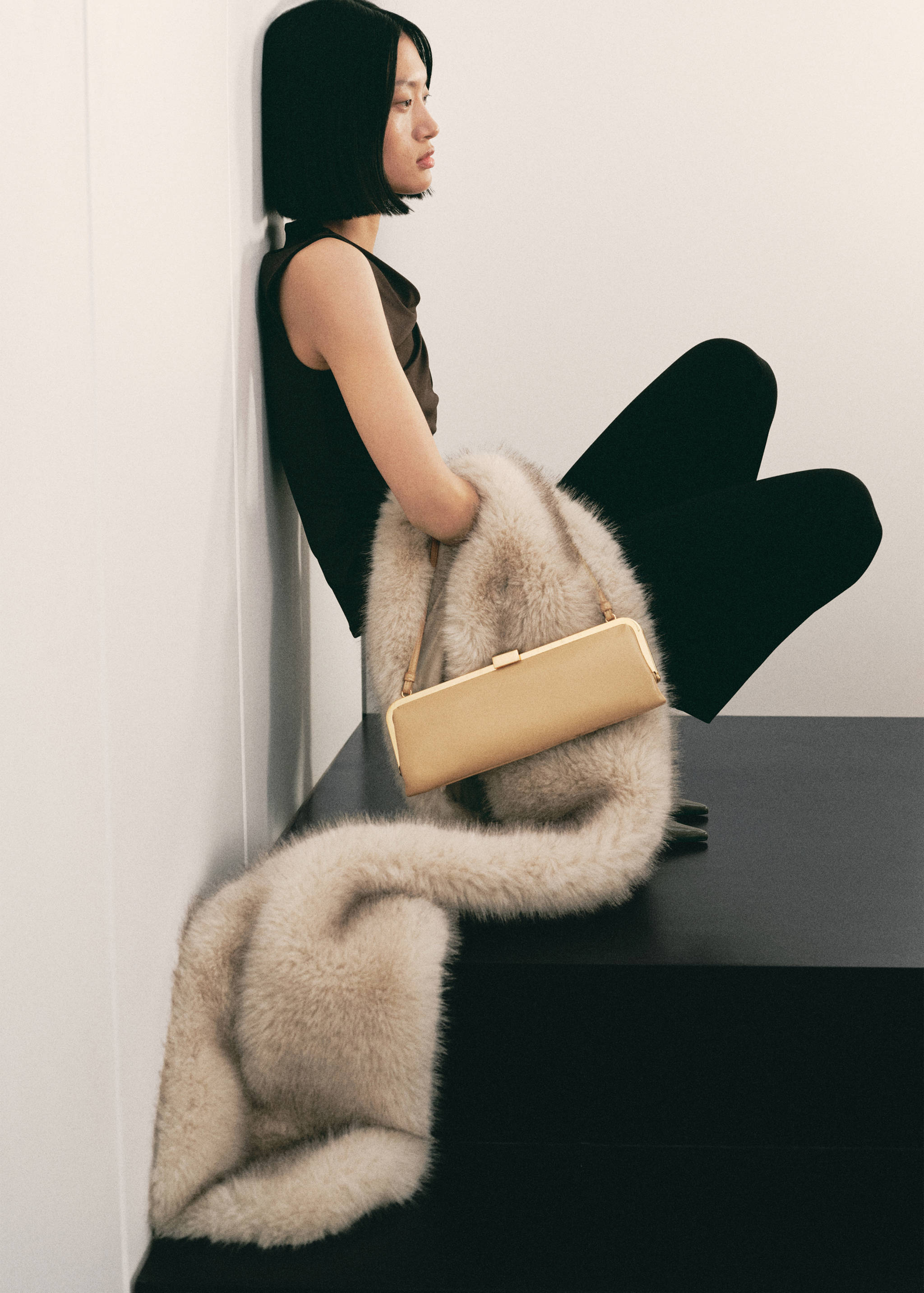 Metallic clutch handbag - General plane