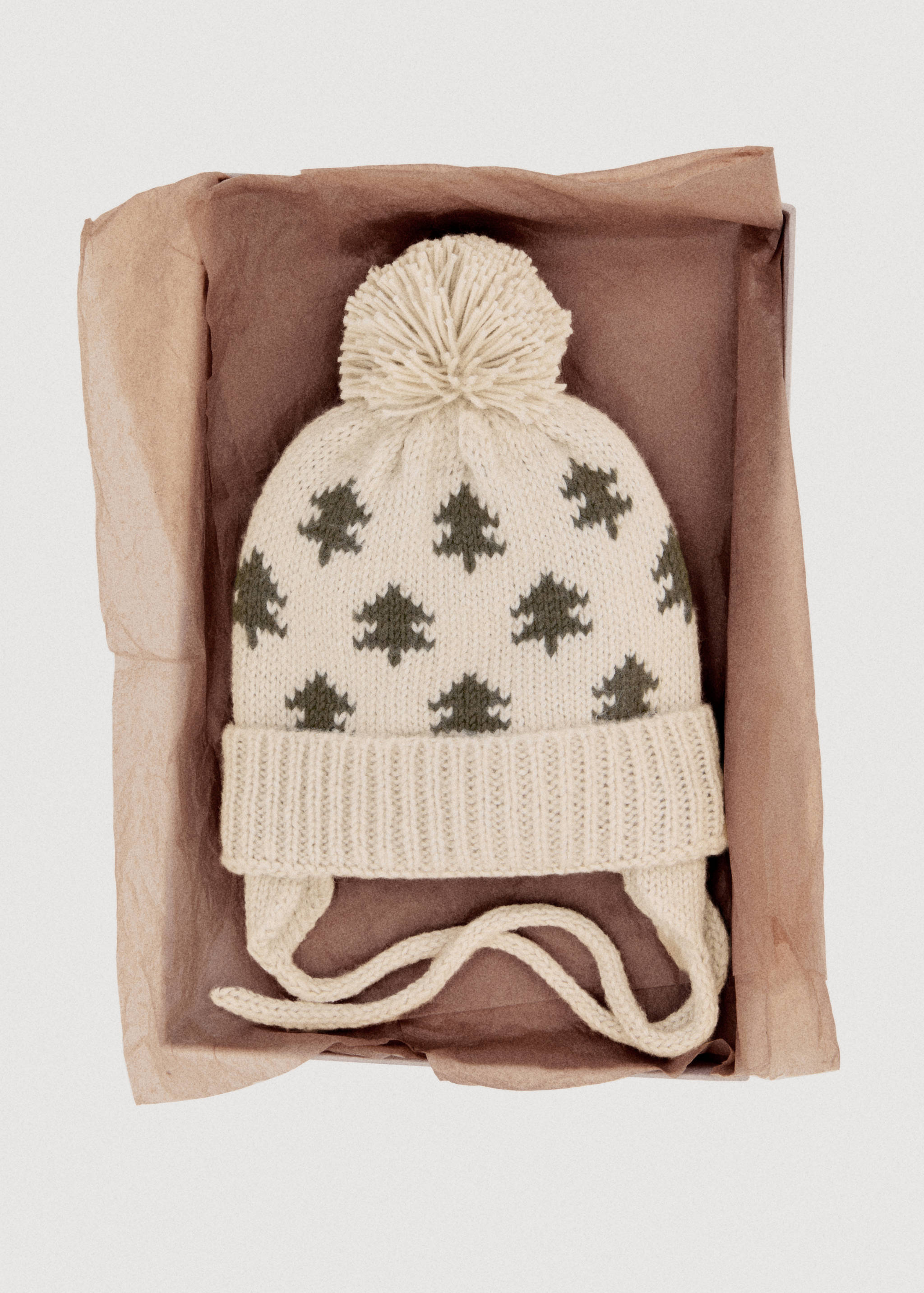 Embroidered hat with tassel - Details of the article 7