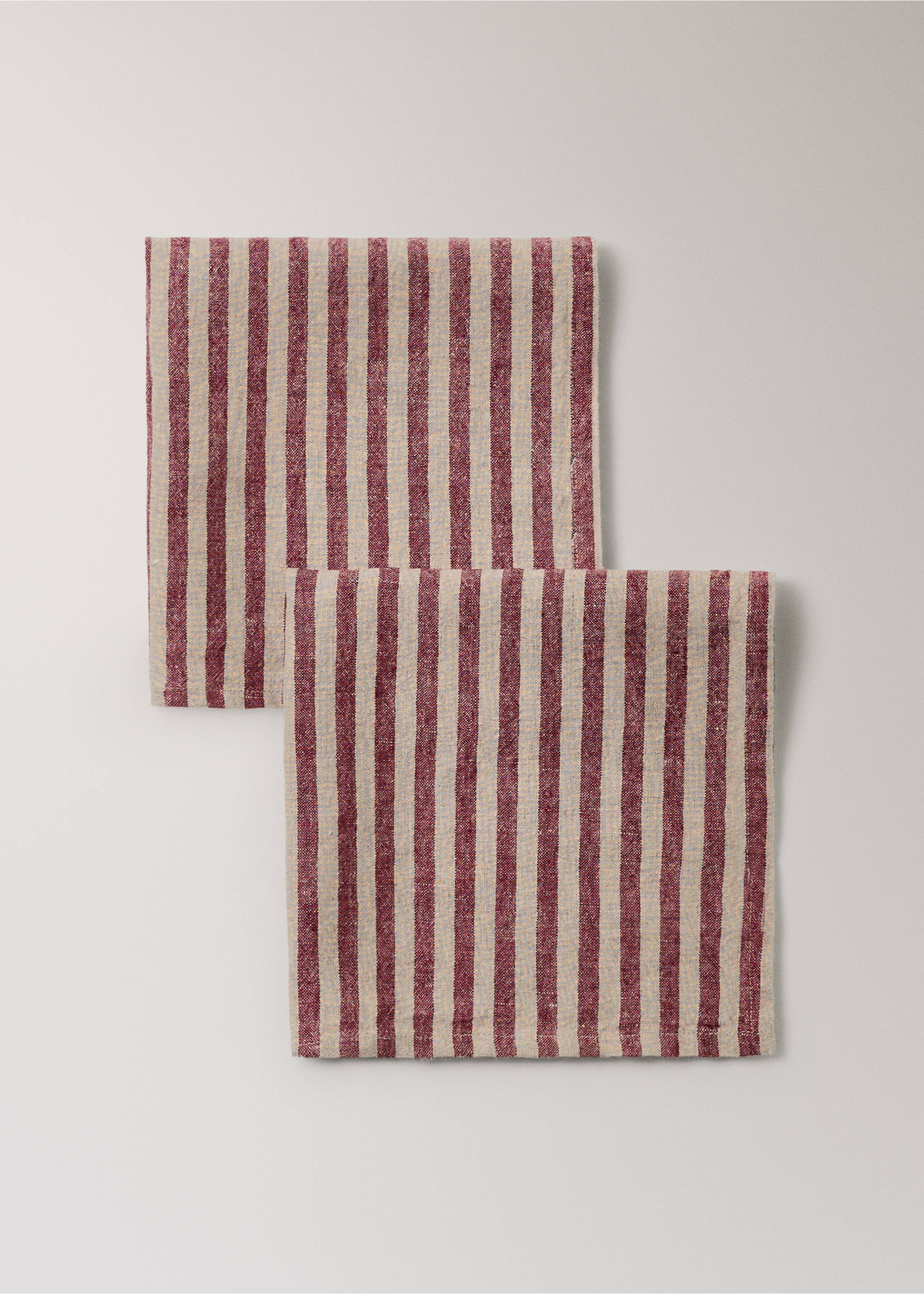 Striped linen napkins - Details of the article 1, Red. Ref: 17087789-00.