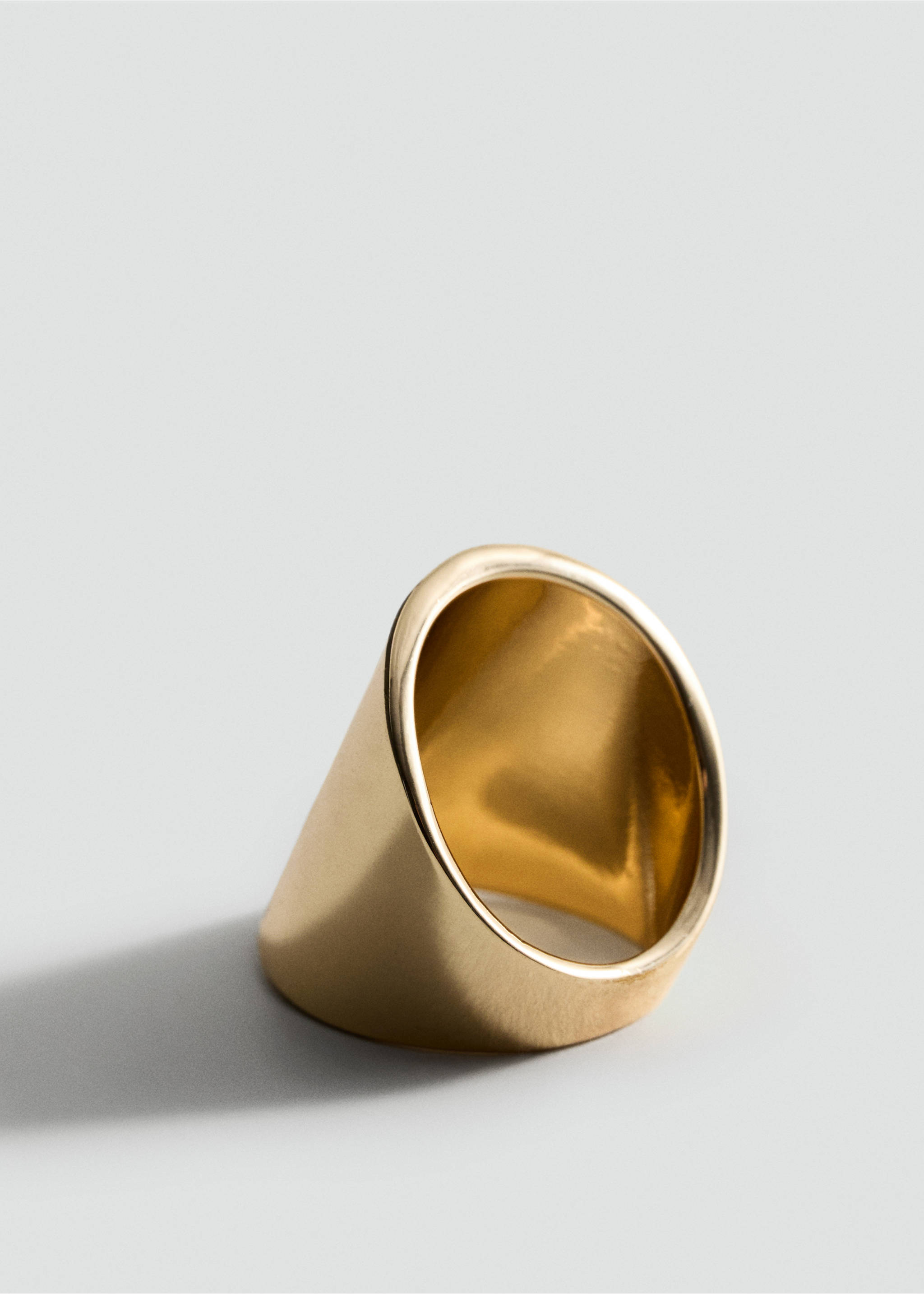 Crystal ring - Medium plane, Gold. Ref: 17087794-00.