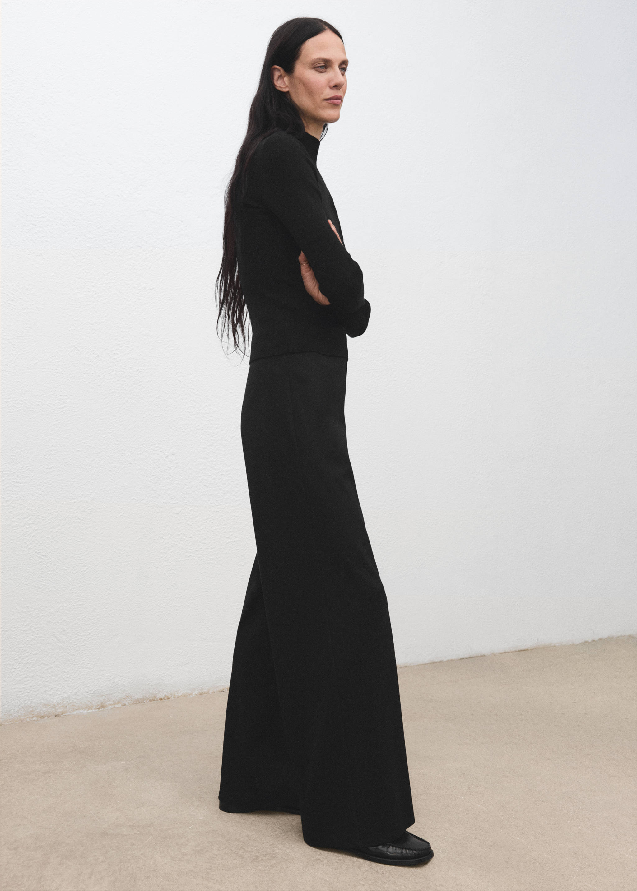 Straight-fit trousers with elastic waist - Details of the article 4