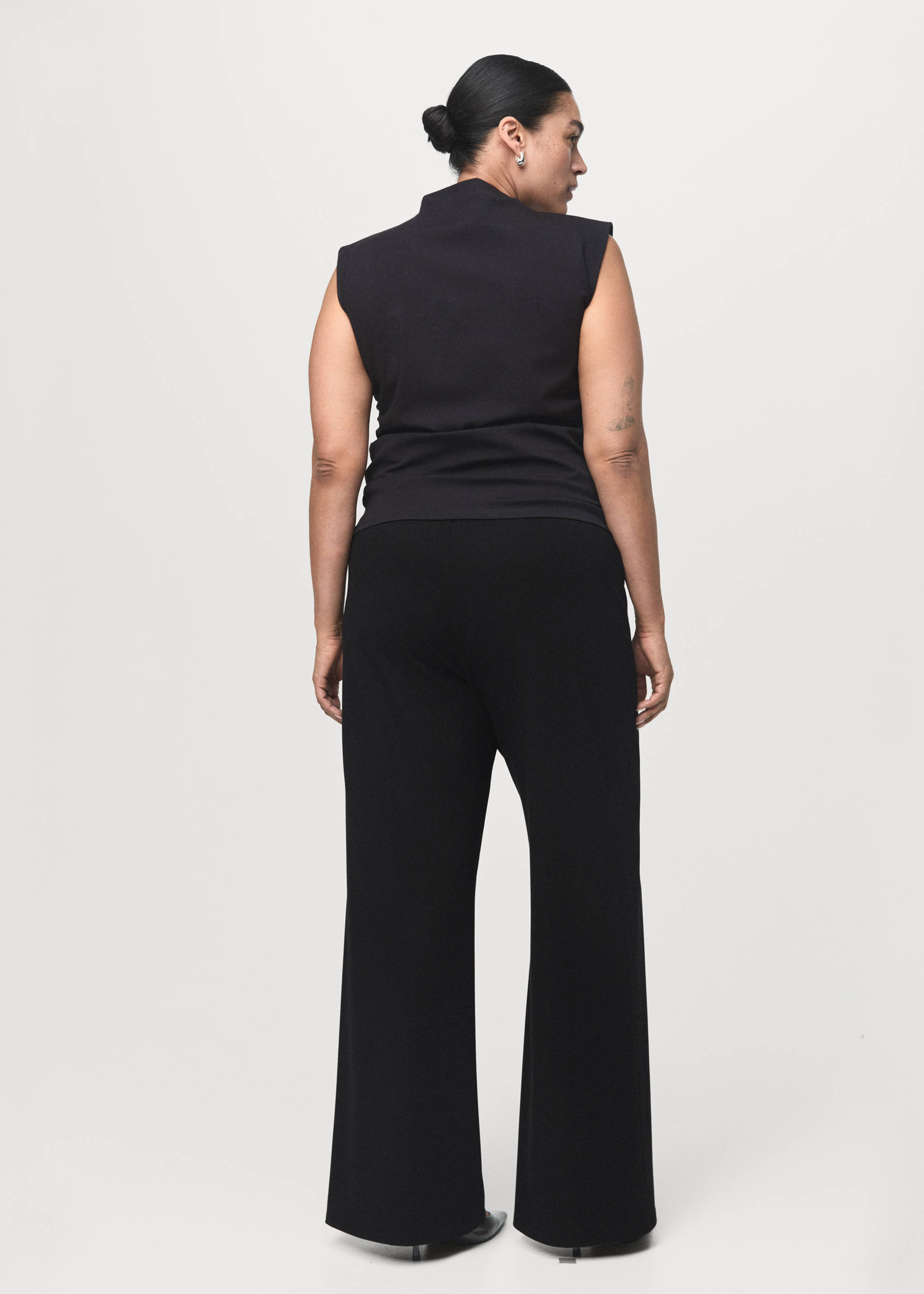 Straight-fit trousers with elastic waist - Details of the article 4