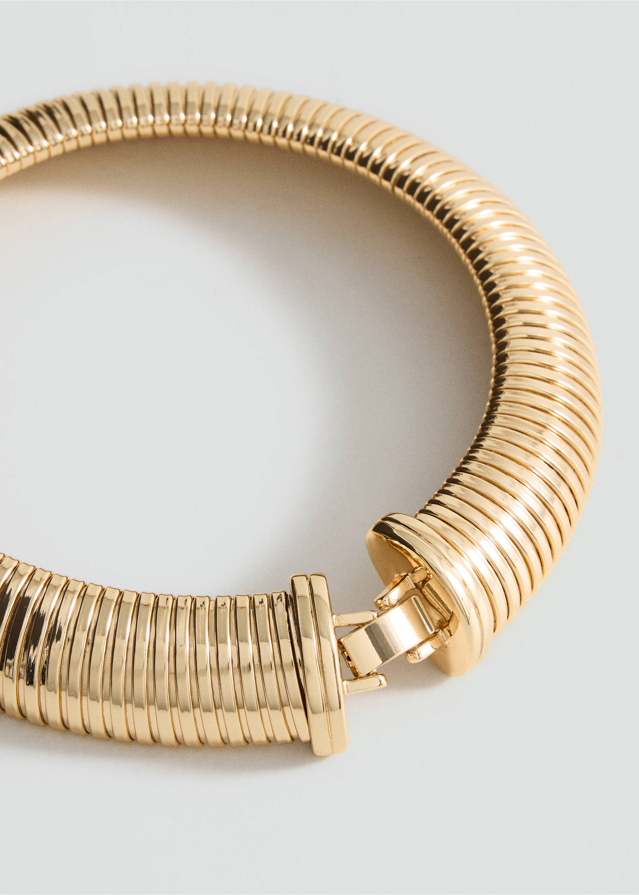 Metal choker collar - Medium plane, Gold. Ref: 17087807-00.