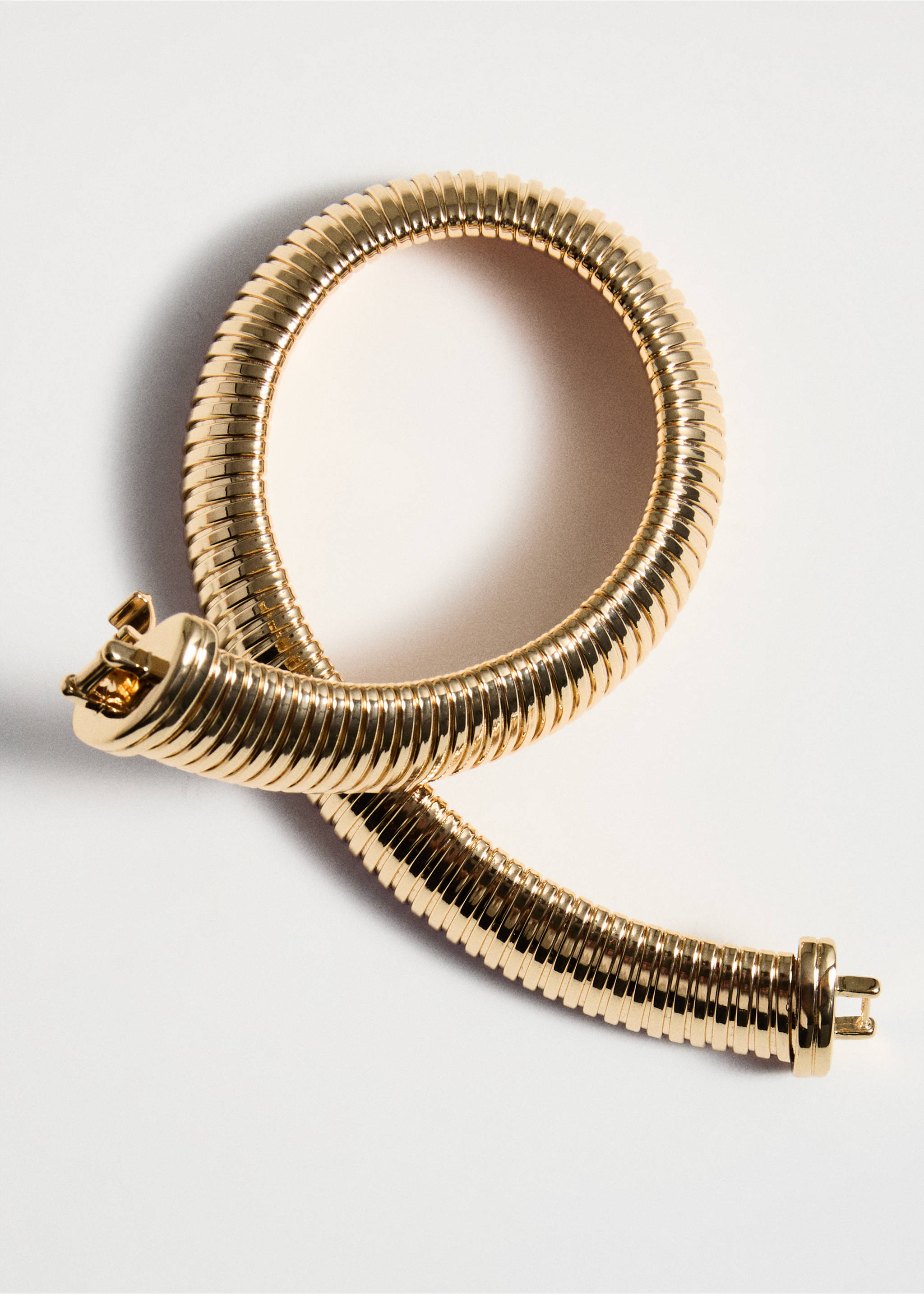 Metal choker collar - Details of the article 5, Gold. Ref: 17087807-00.