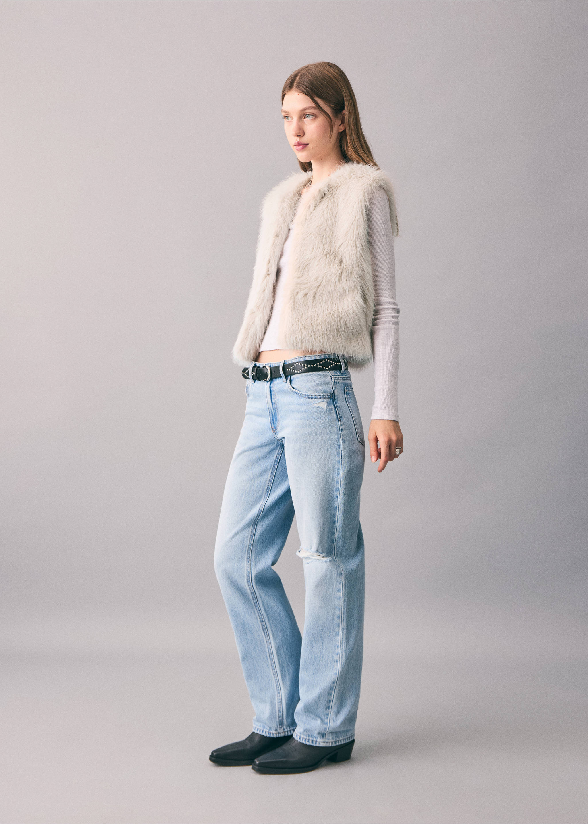 Fur-effect cape gilet - Details of the article 3, Beige. Ref: 17087882-00.