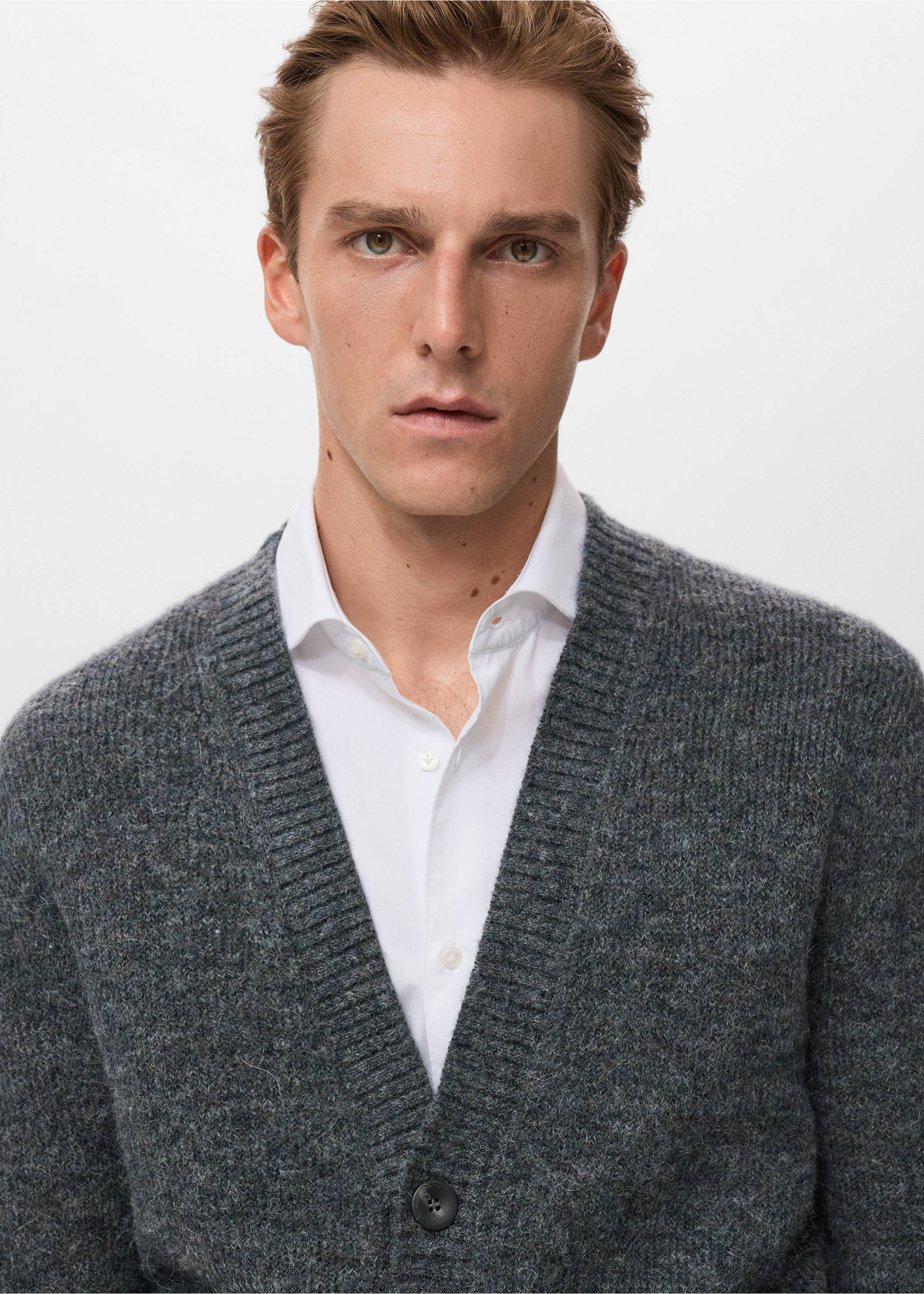 Knitted button cardigan - Details of the article 1, Indigo Blue. Ref: 17087898-00.