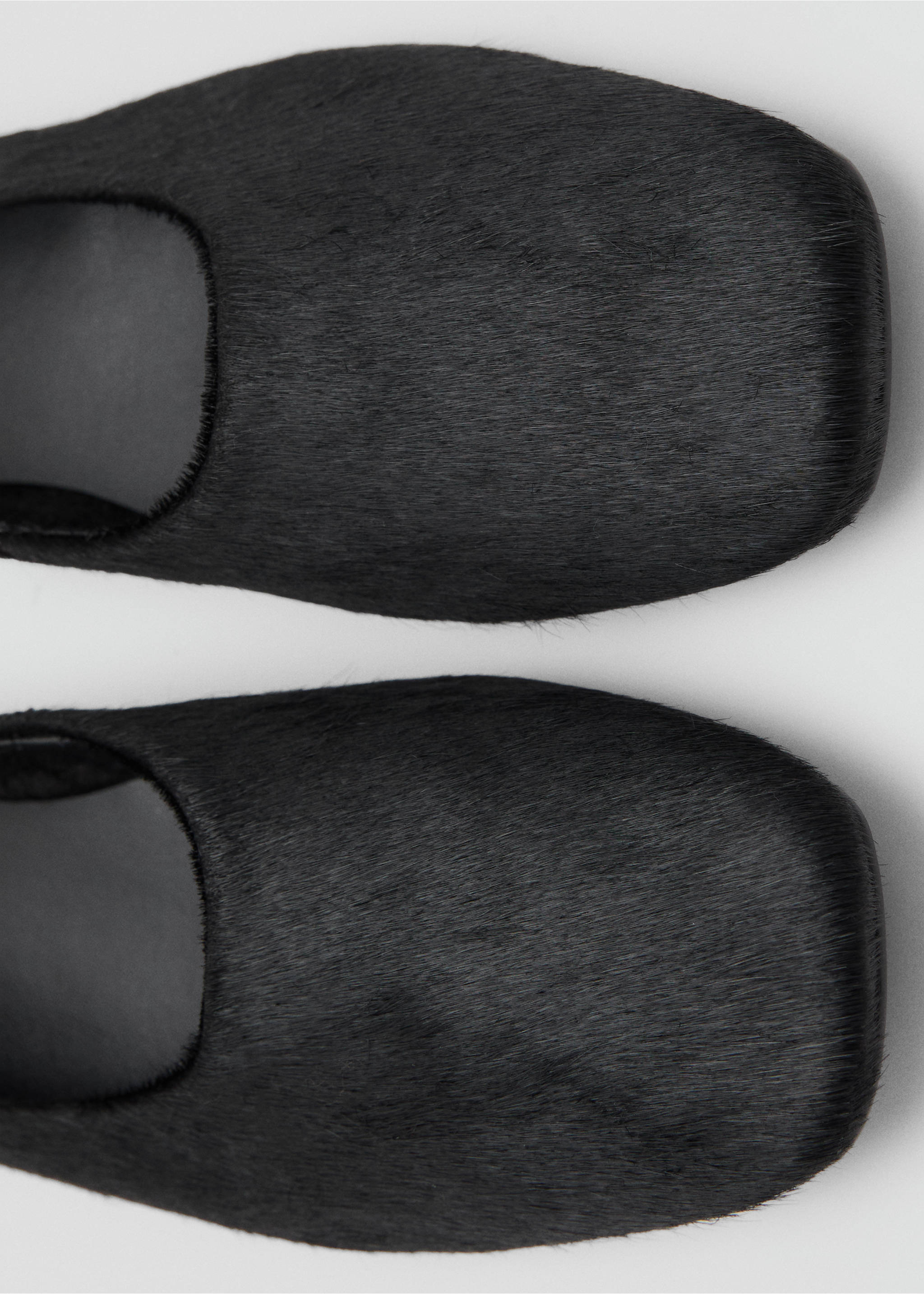 Leather shoes with fur - Details of the article 2, Black. Ref: 17088283-00.