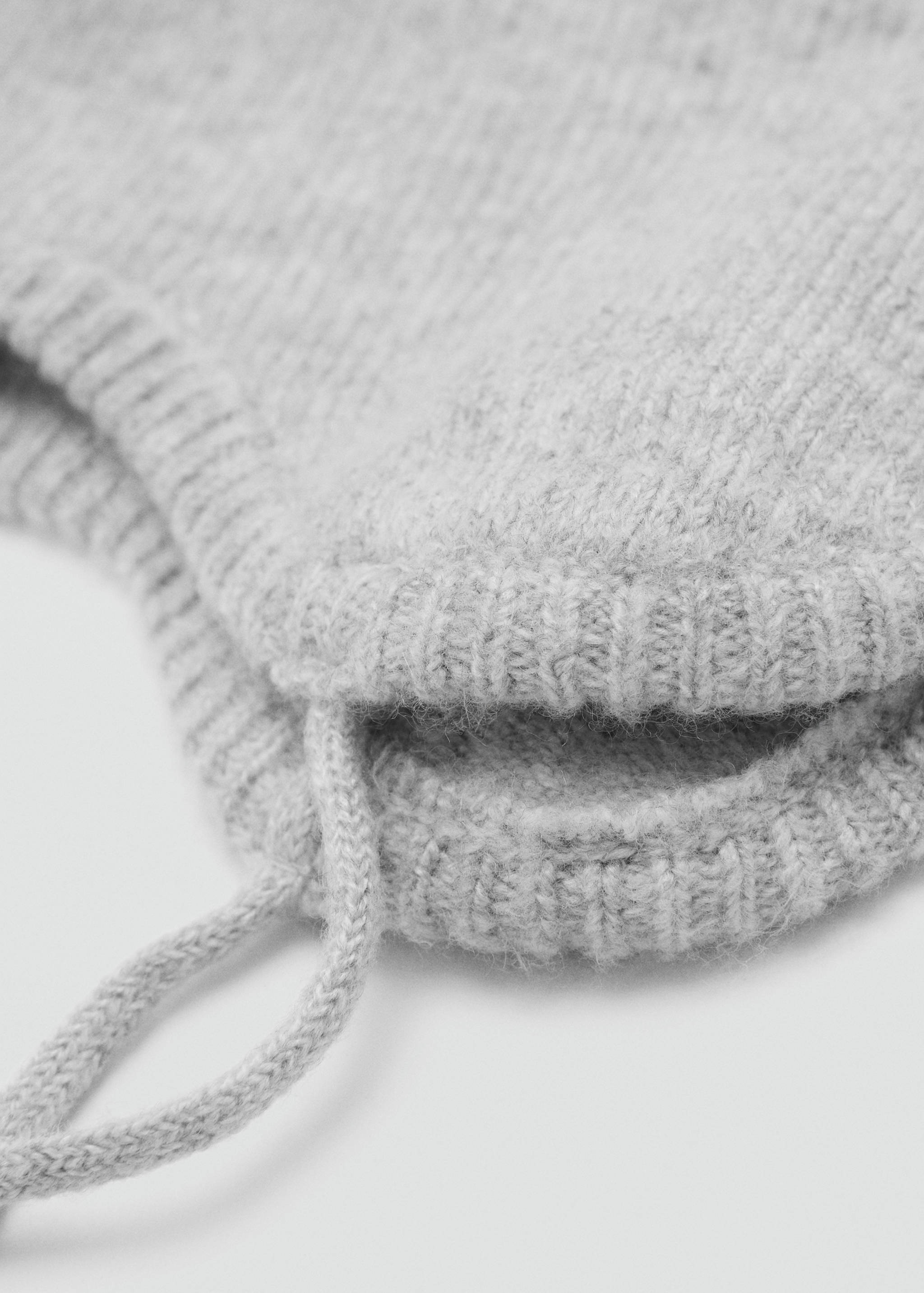 Bobble hat with jacquard pattern - Details of the article 1