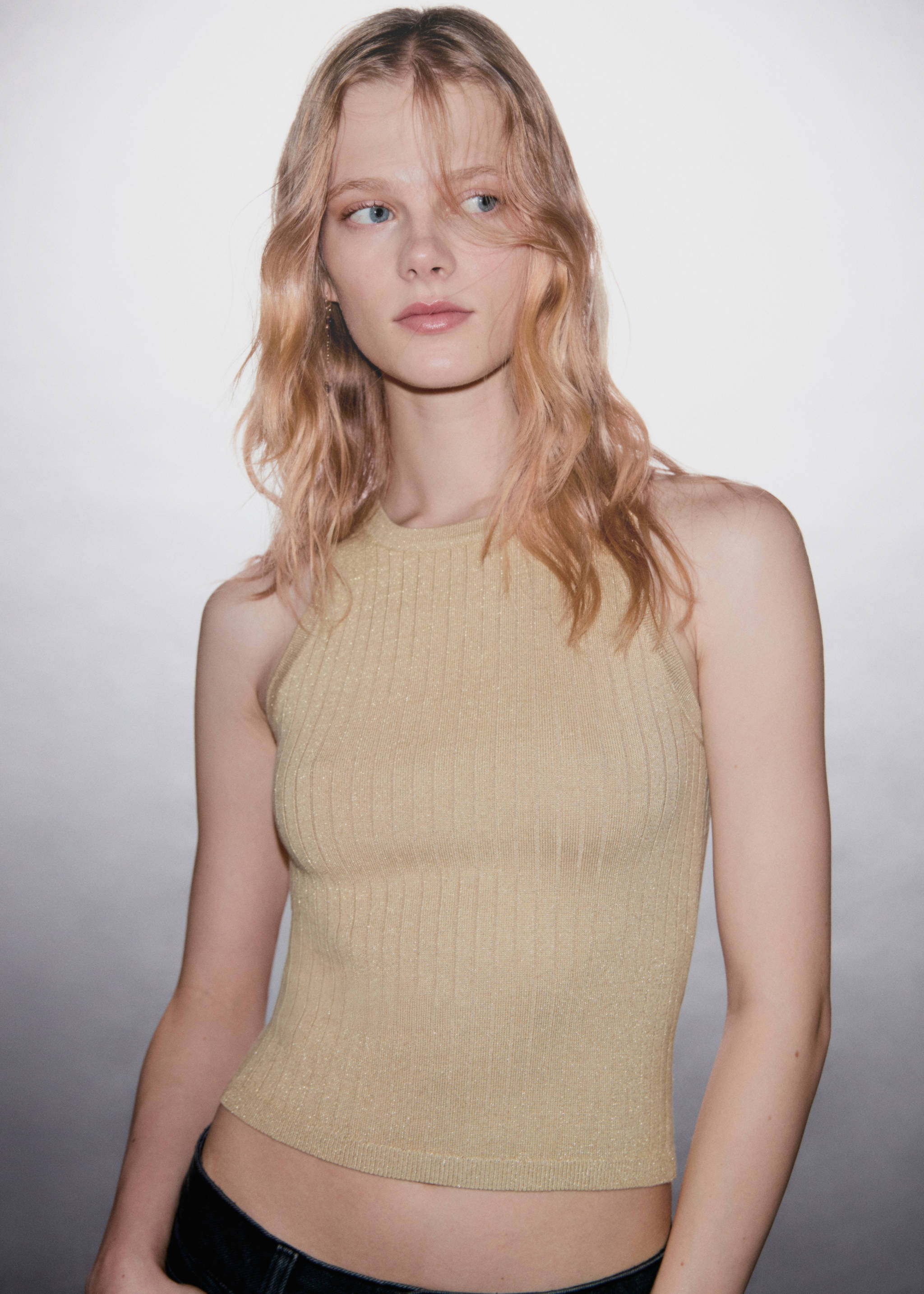 Lurex ribbed top - Details of the article 5, Gold. Ref: 17088634-00.