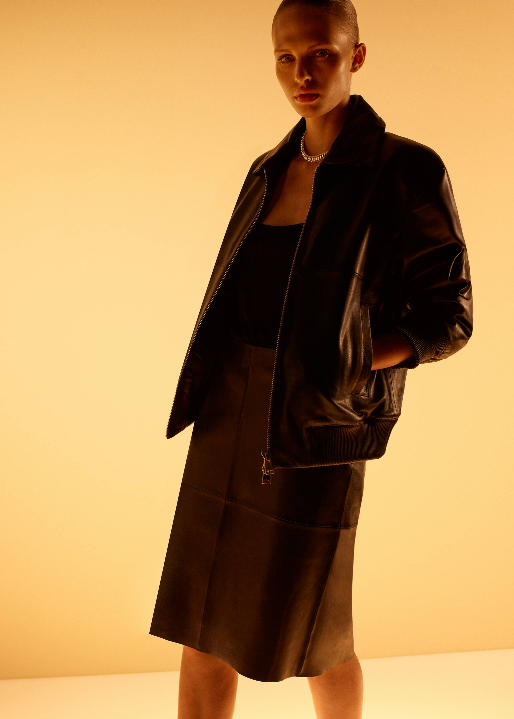 Leather pencil skirt - Medium plane