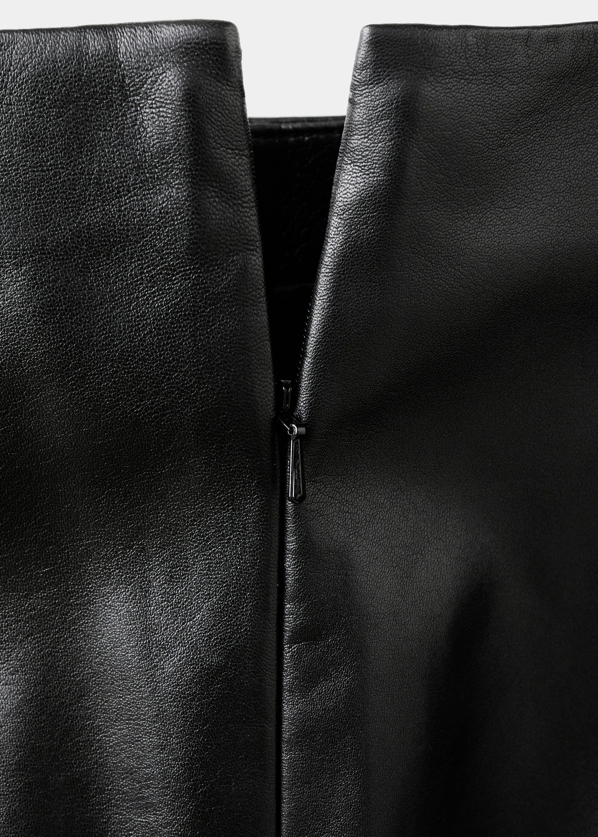 Leather pencil skirt - Details of the article 0