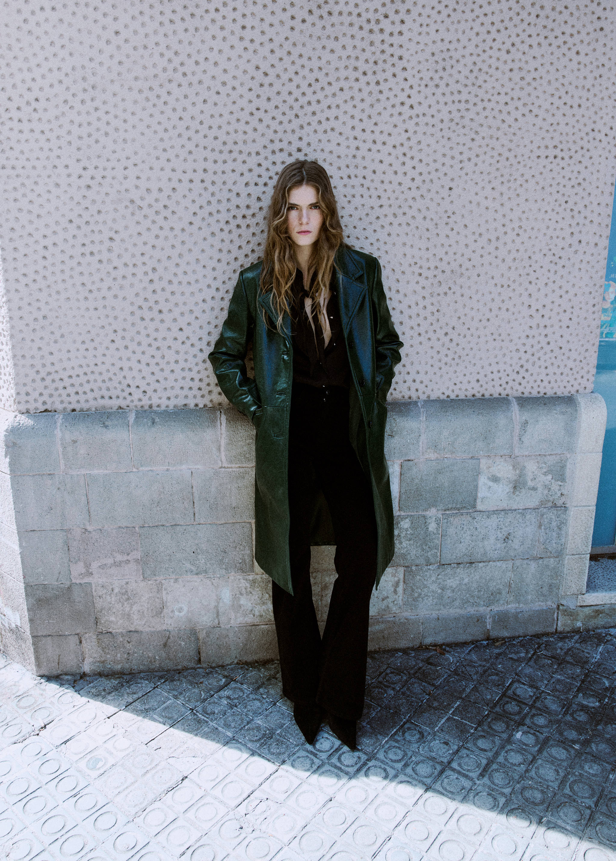 Long faux-leather coat - General plane