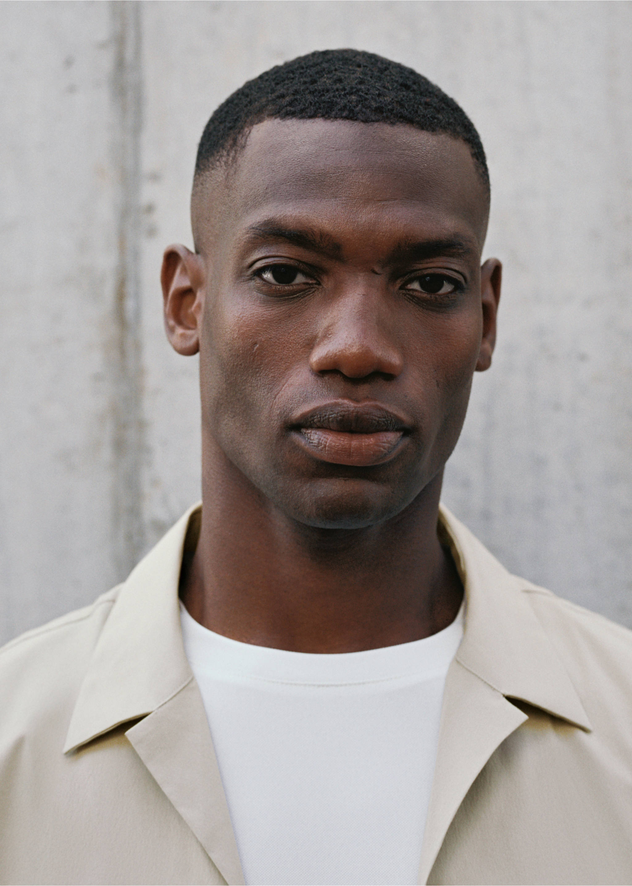 Regular-fit shirt with chest pocket - Details of the article 3, Beige. Ref: 17091132-00.