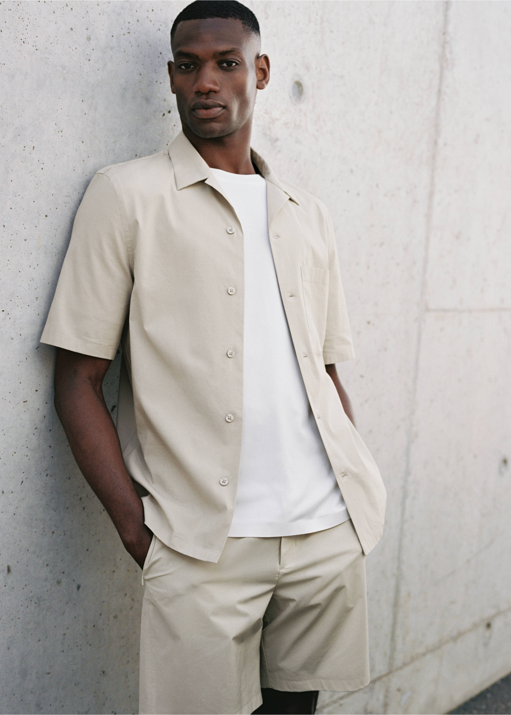 Water-repellent bermuda shorts - Details of the article 5, Beige. Ref: 17091136-00.