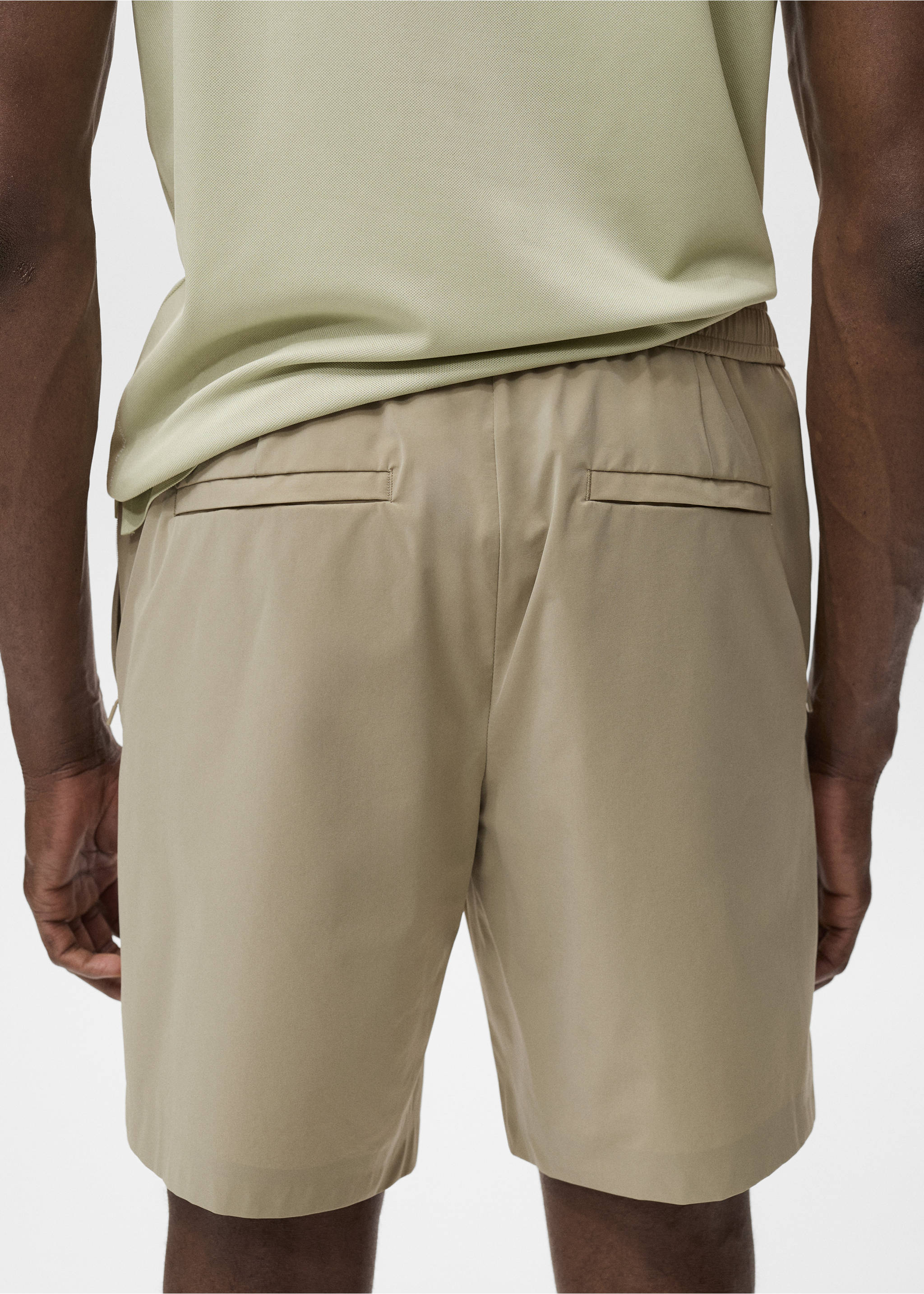 Wasserabweisende Bermudashorts - Detail des Artikels 3, Khaki. Ref: 17091136-00.