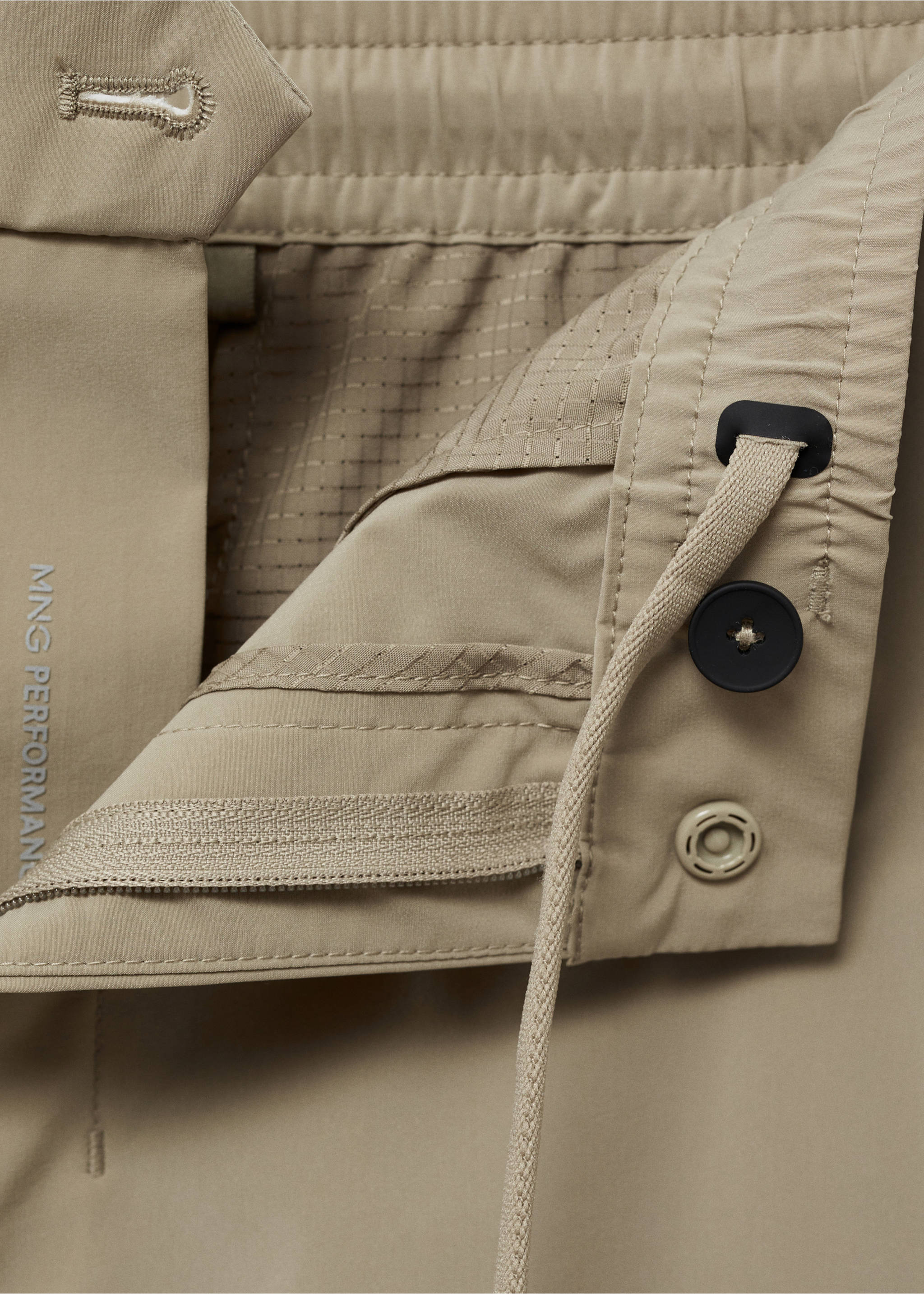 Water-repellent bermuda shorts - Details of the article 8, Khaki. Ref: 17091136-00.