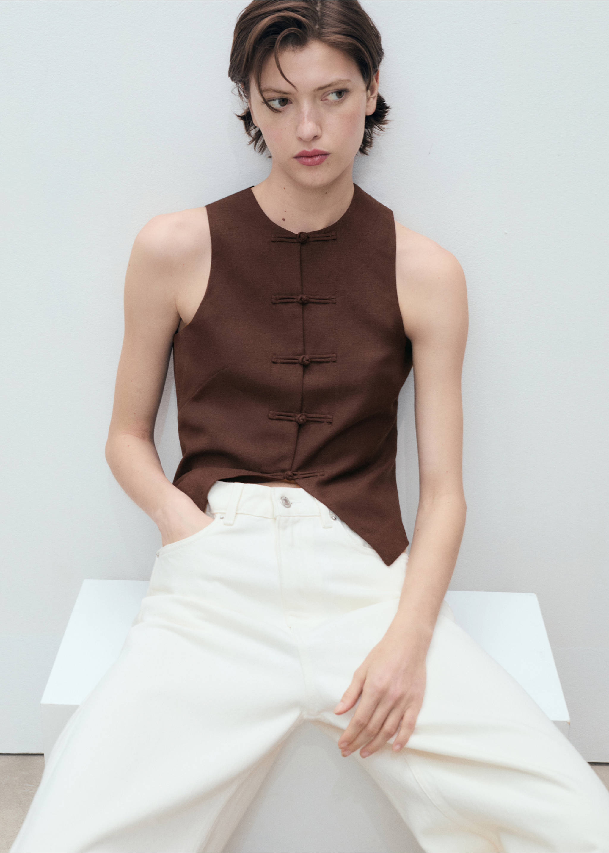 Gilet de costume lin mélangé - Plan moyen, Chocolat. Ref: 17091140-00.