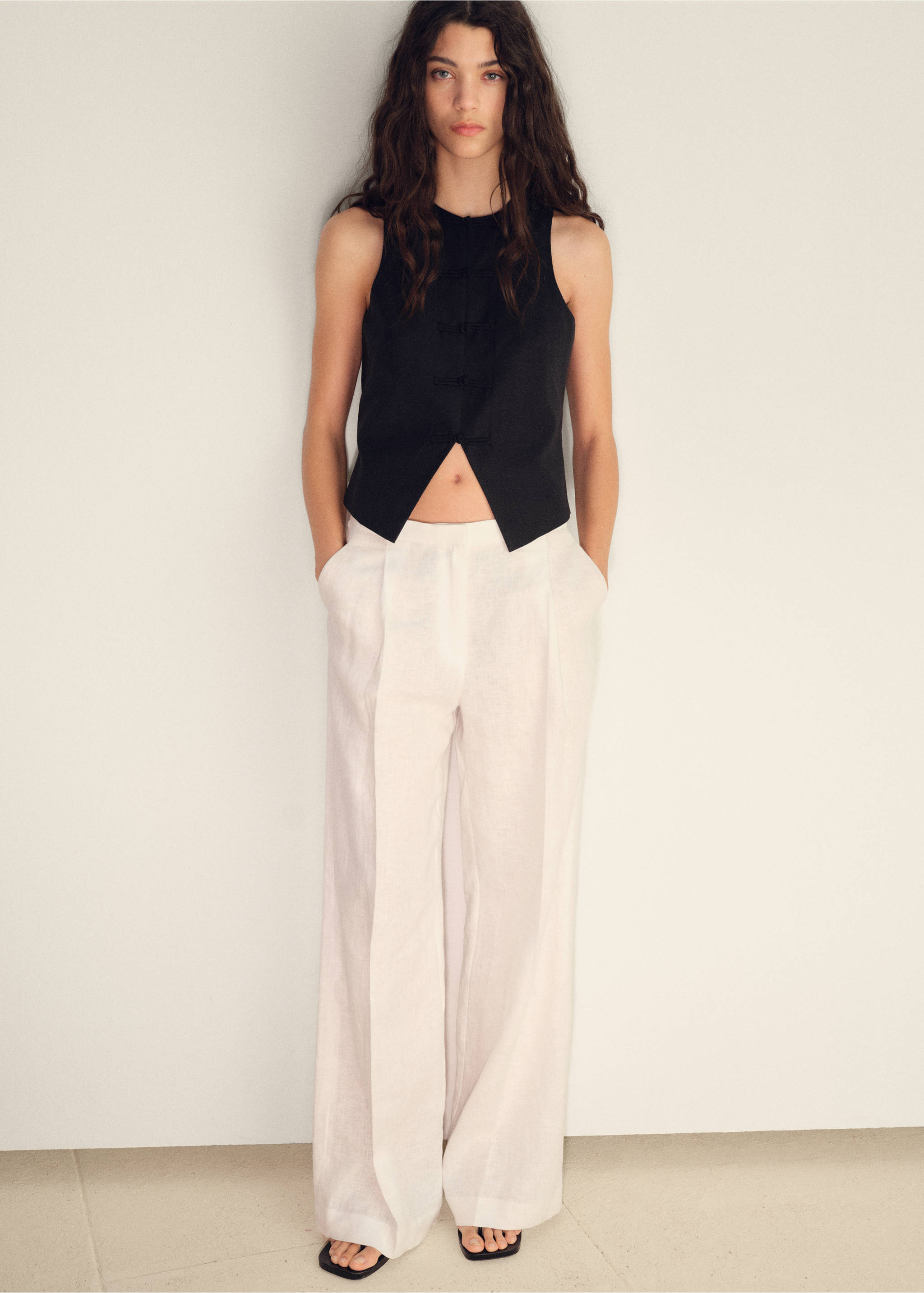 Linen-blend suit waistcoat - Details of the article 6, Black. Ref: 17091140-00.