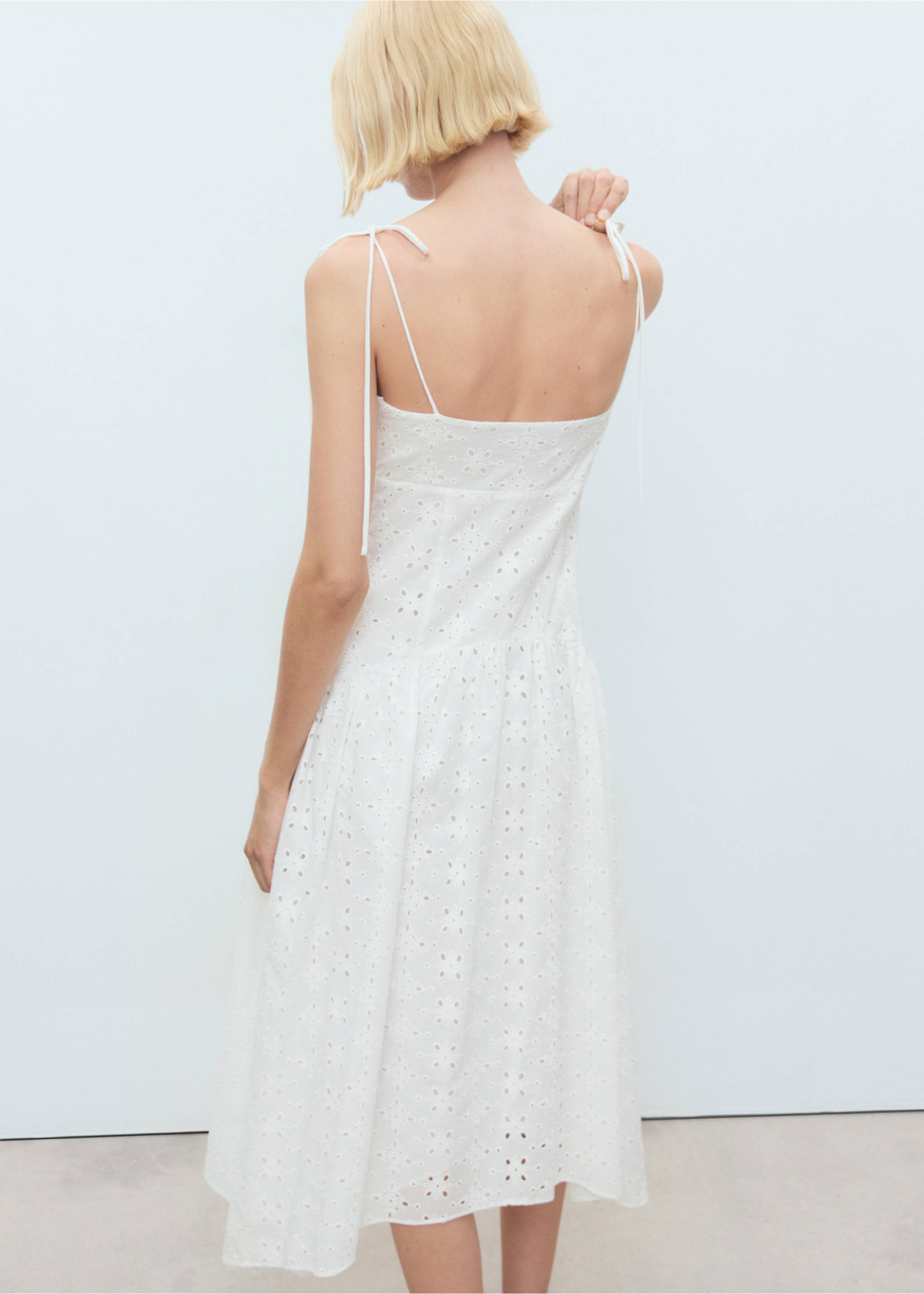 Die-cut midi-dress - Reverse of the article, White. Ref: 17091149-00.