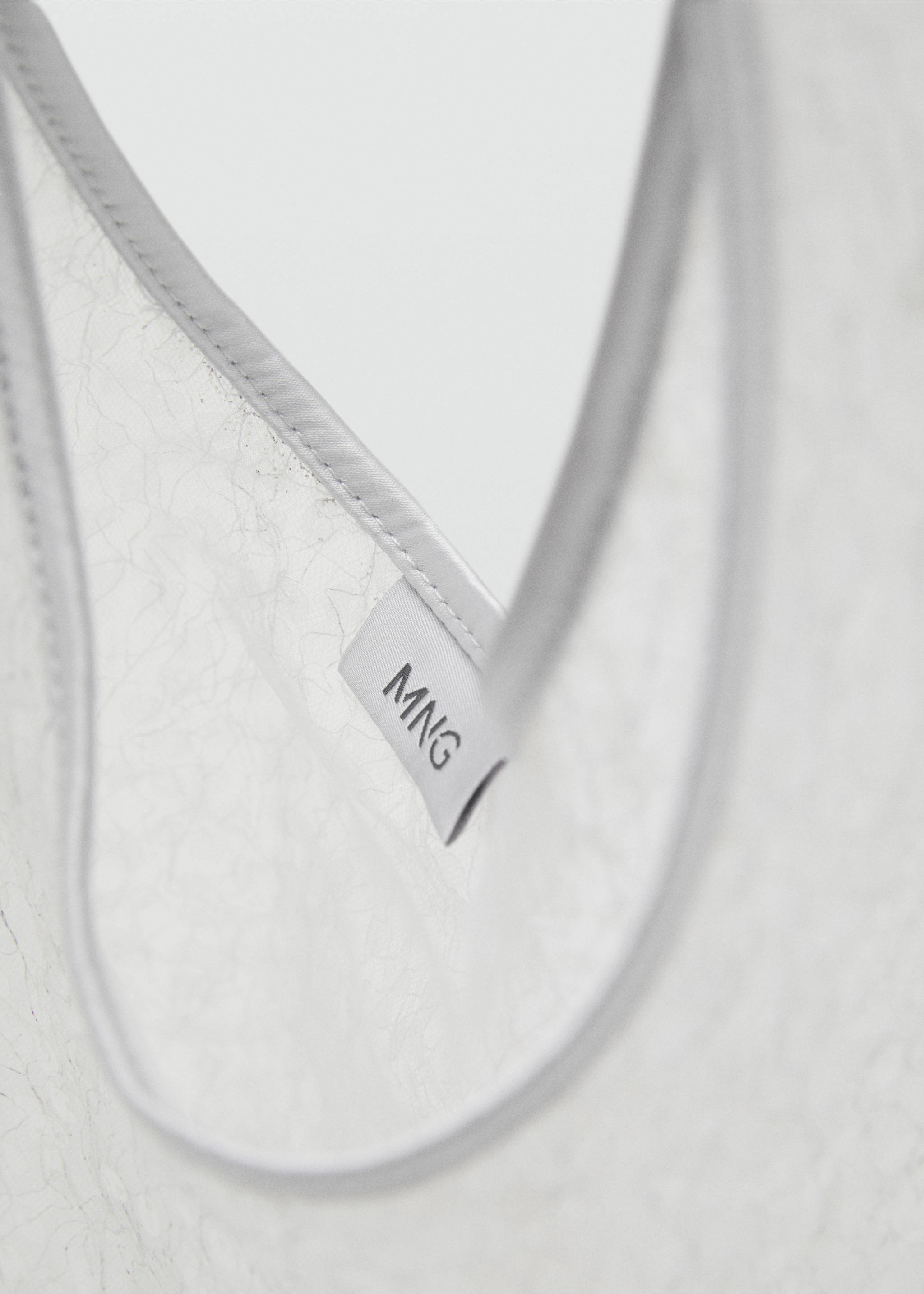 Sequinned shoulder bag - Details of the article 2, White. Ref: 17091164-00.