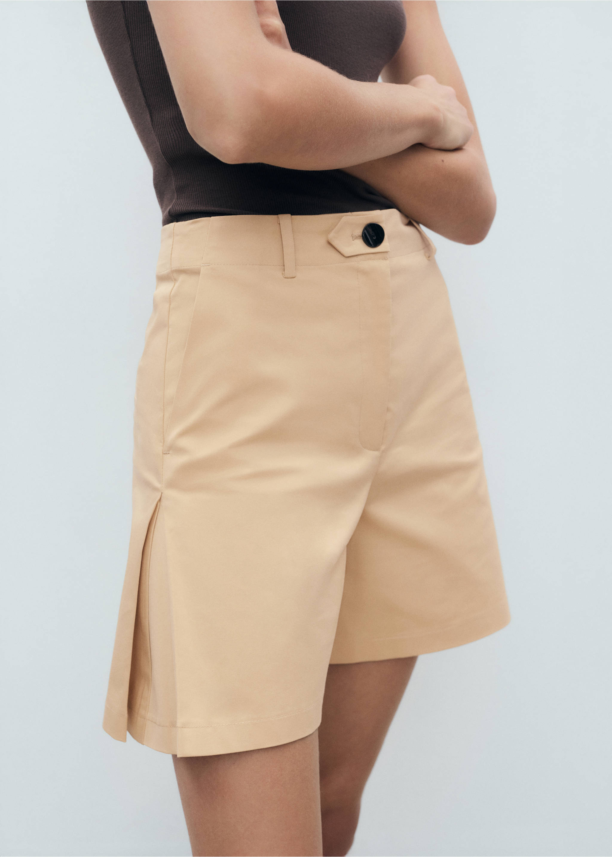 Straight pleated shorts - Medium plane, Medium Brown. Ref: 17091166-00.