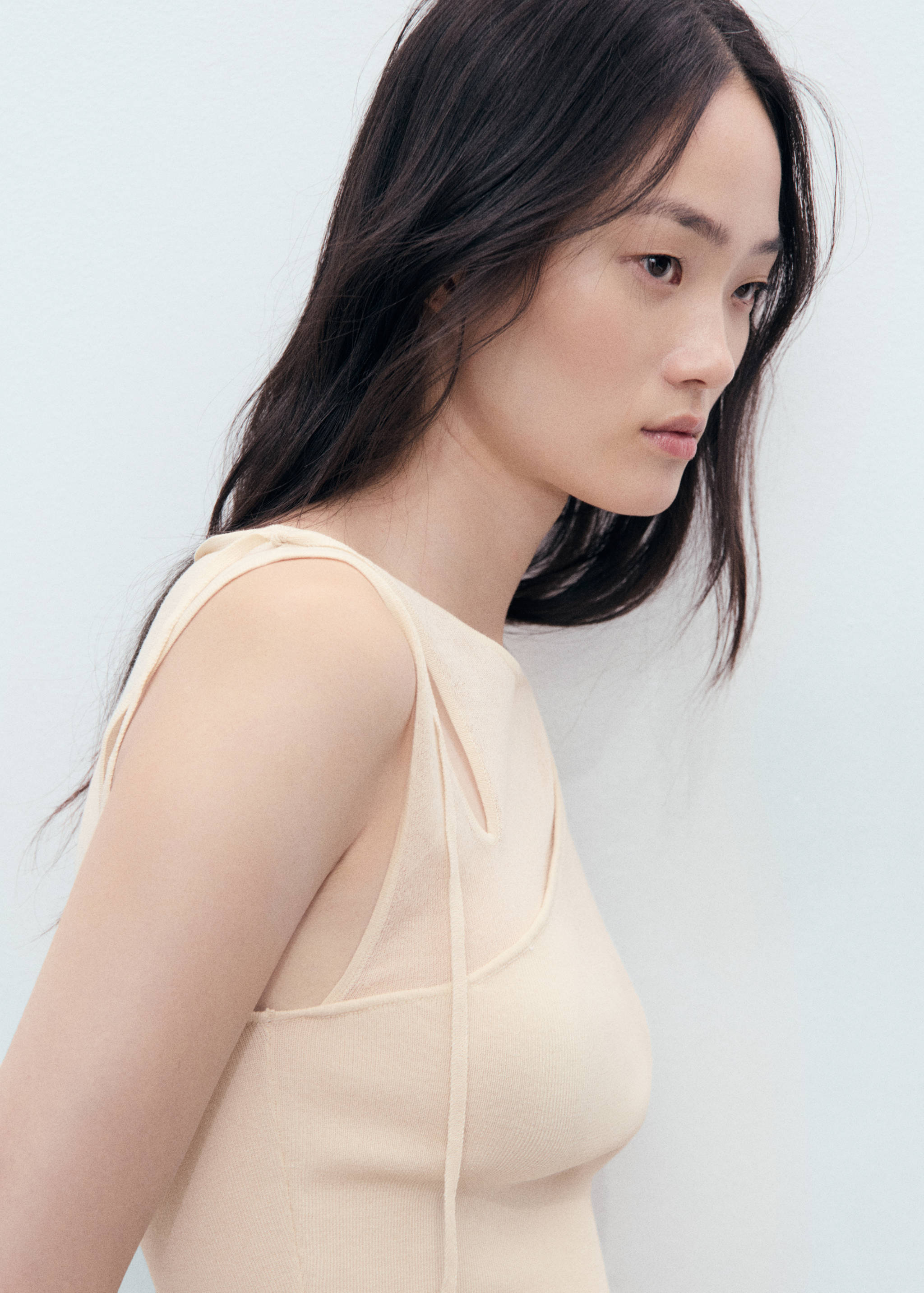 Knitted top with cut-out - Details of the article 1