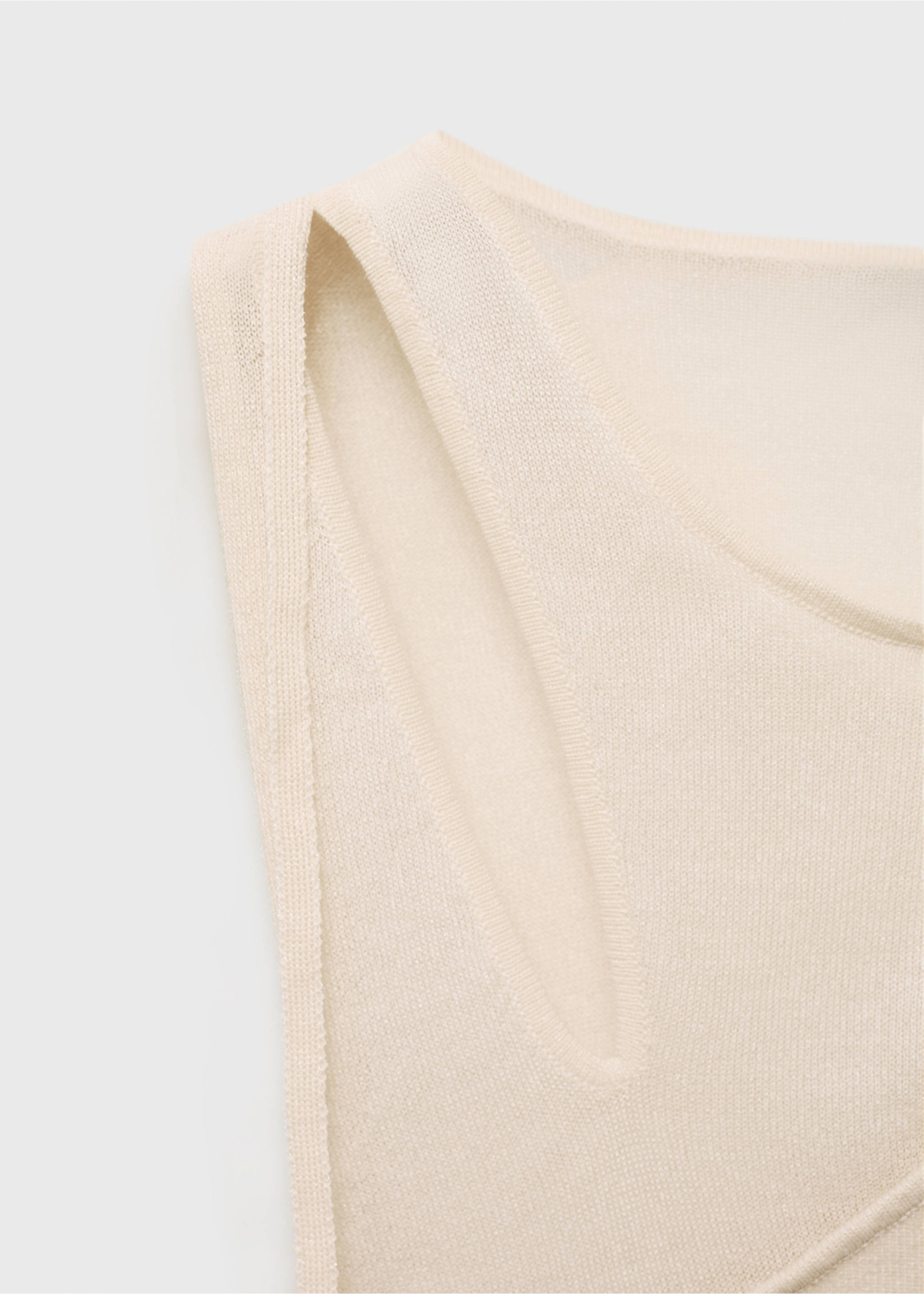 Knitted top with cut-out - Details of the article 0, Ecru. Ref: 17091181-00.